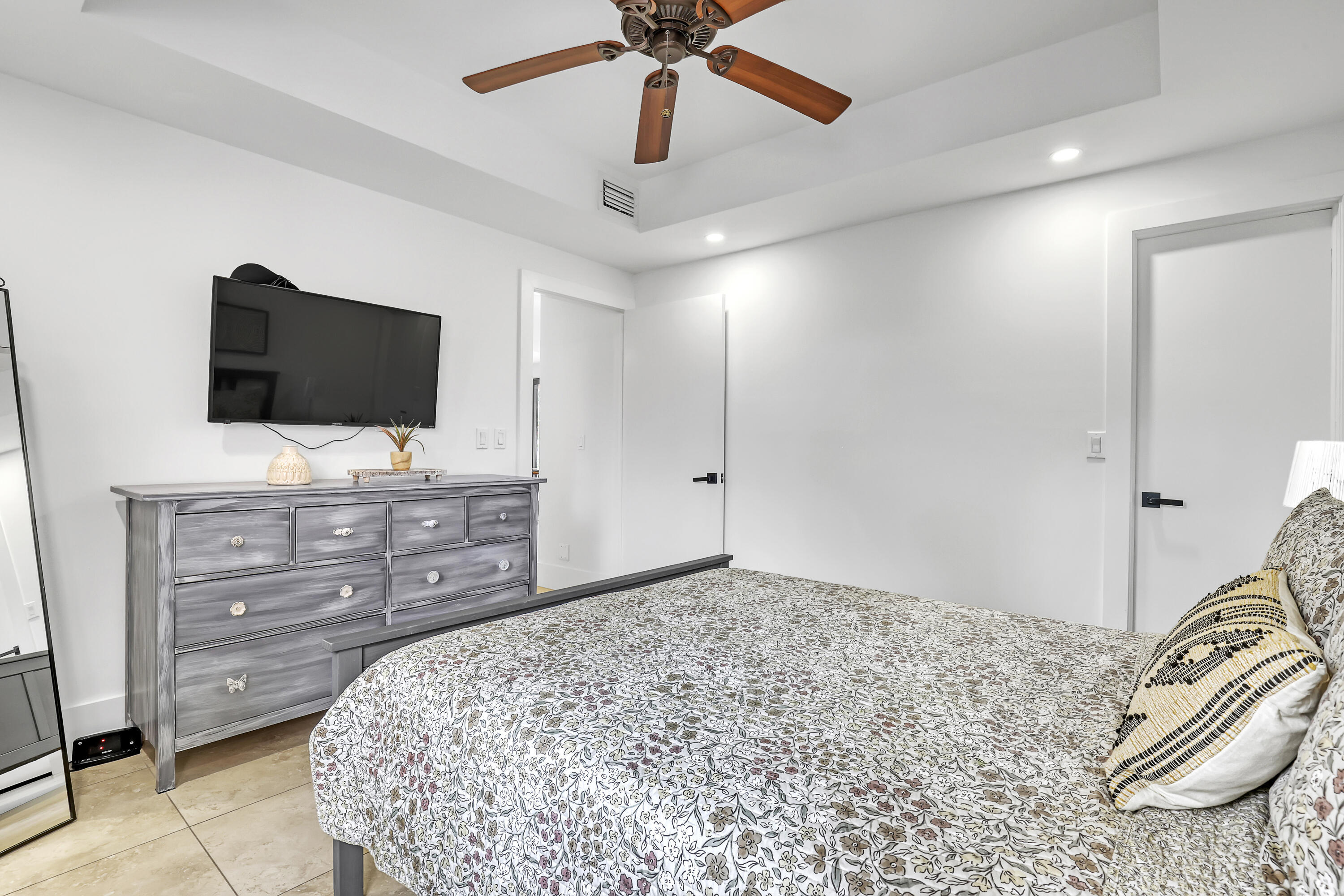 main property photo 78