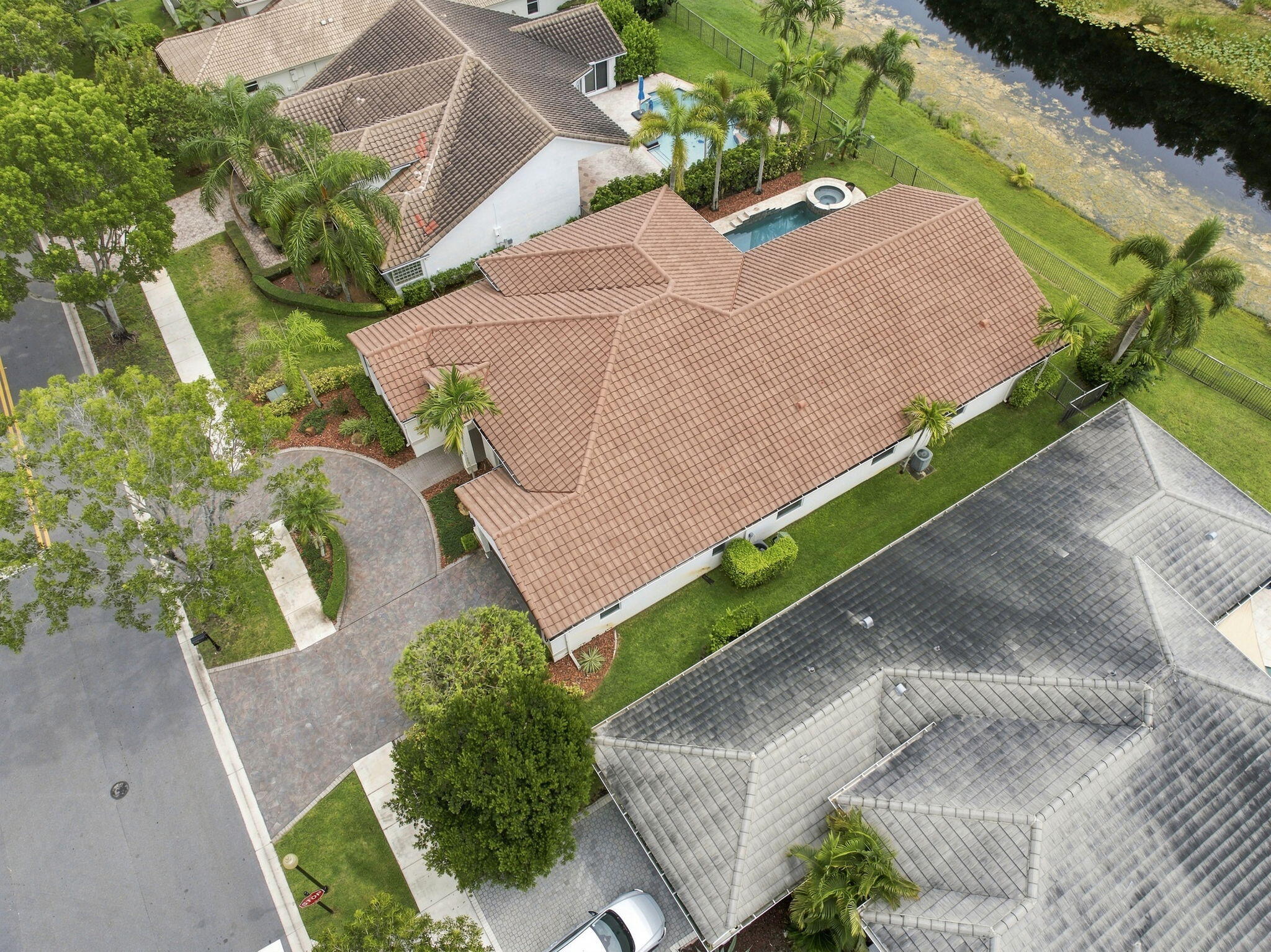main property photo 34