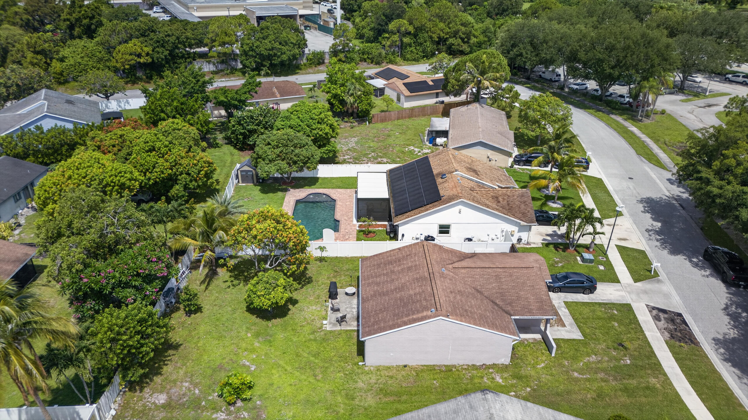 main property photo 17