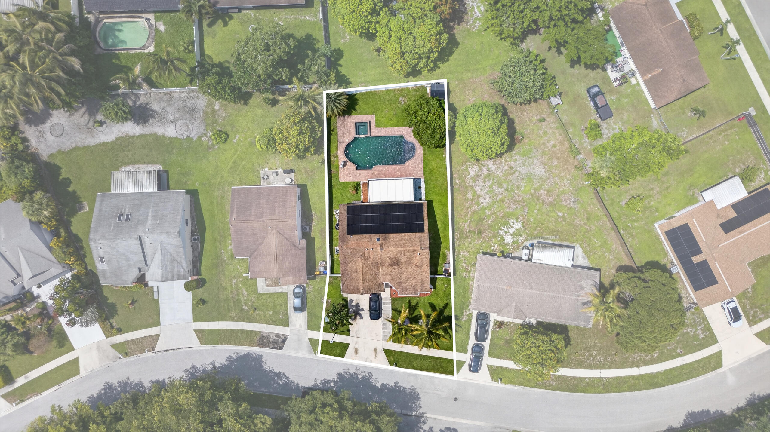main property photo 23