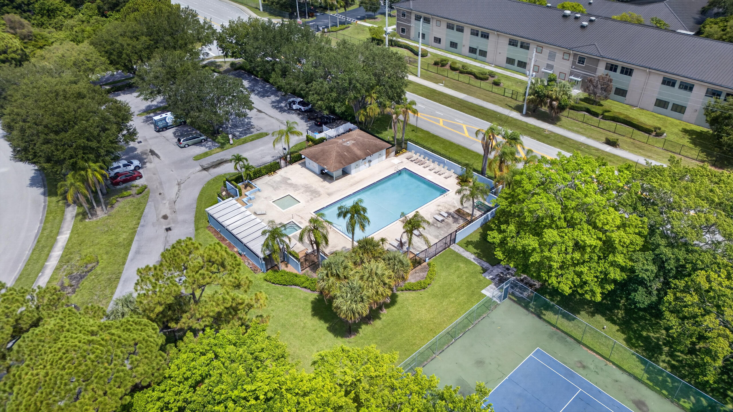 main property photo 25