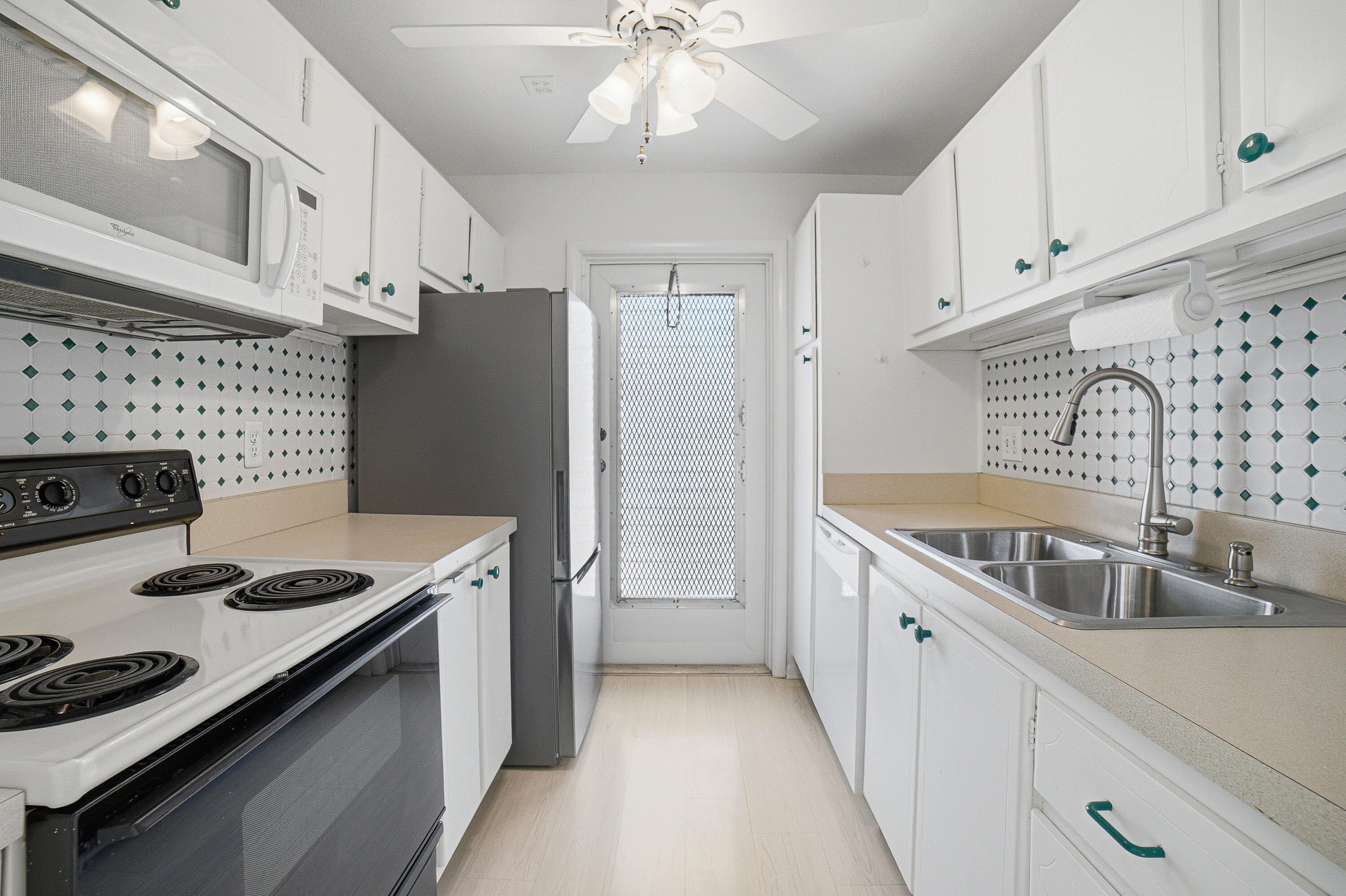 main property photo 9