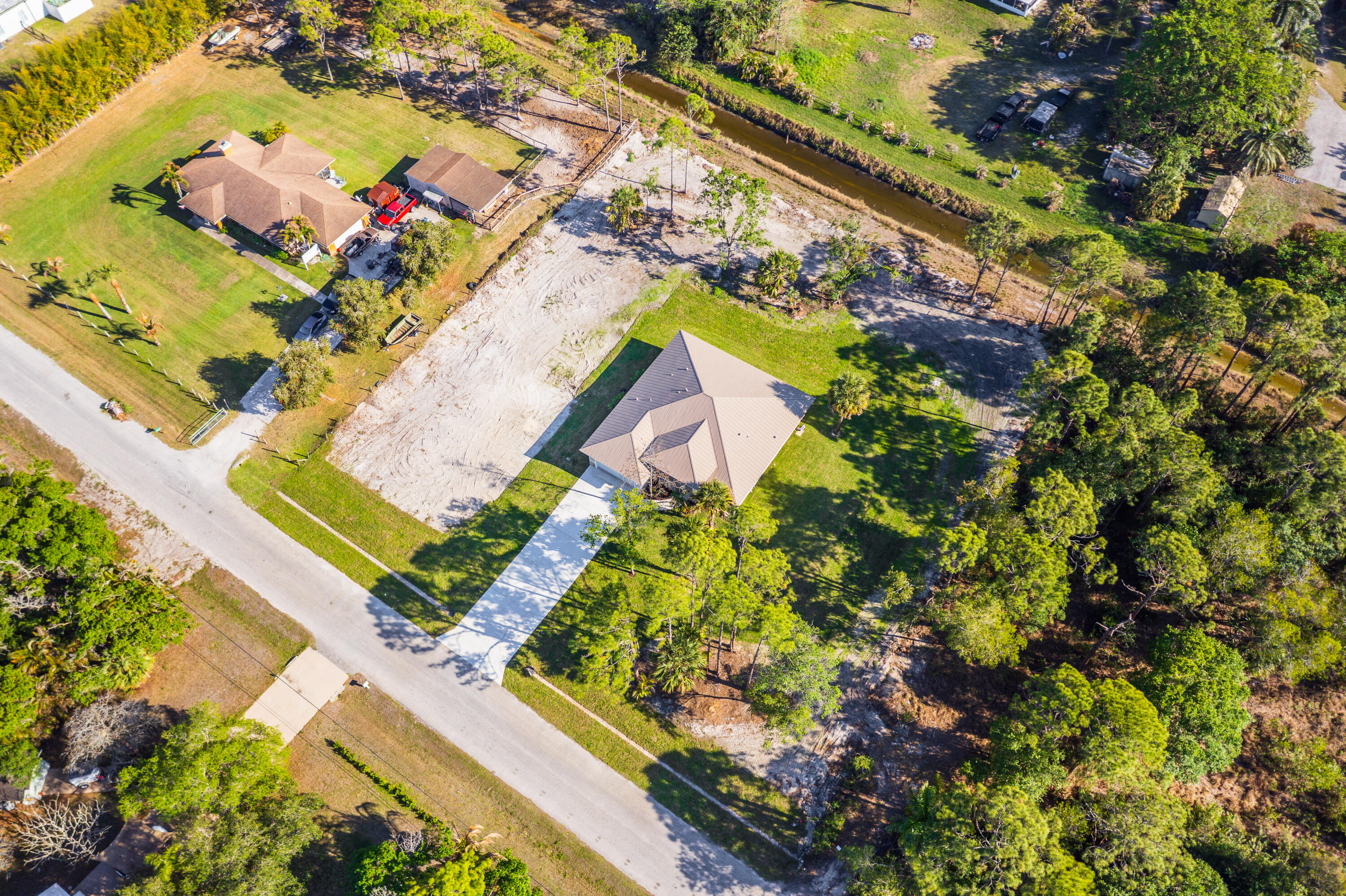 main property photo 20