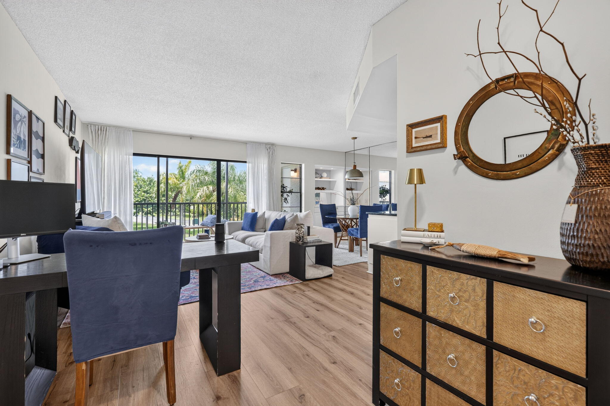 property viewer photo 3