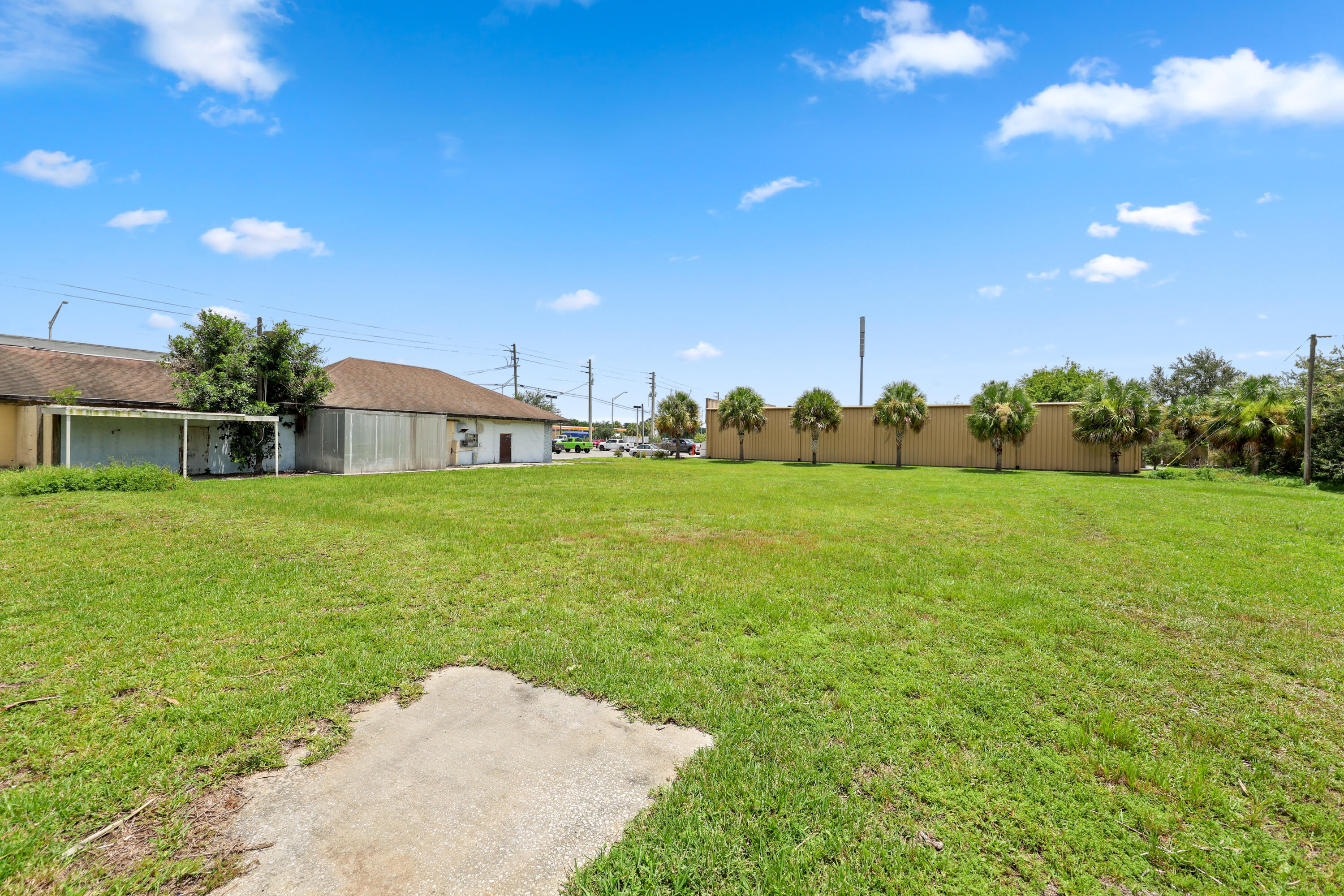 main property photo 15