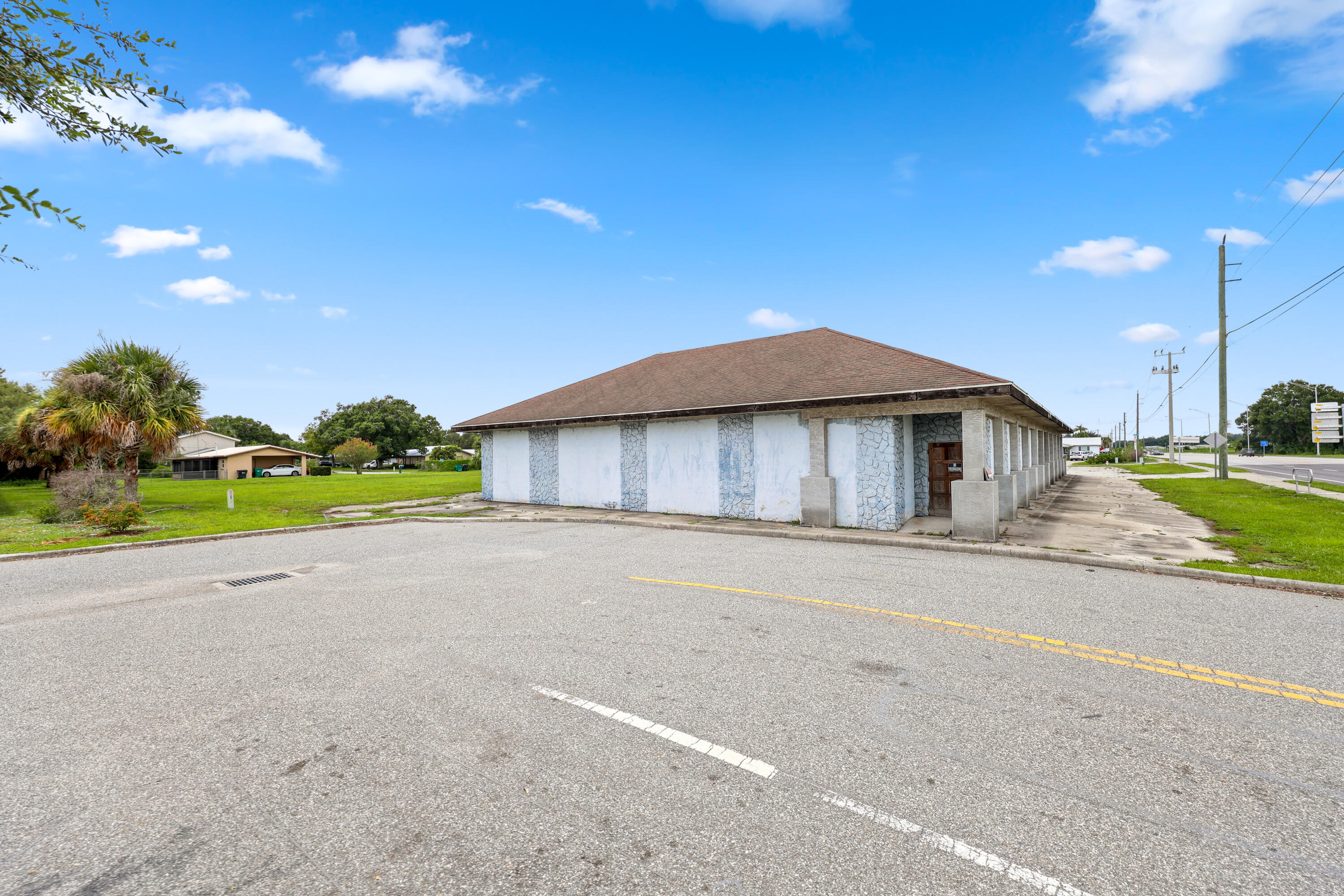 main property photo 30