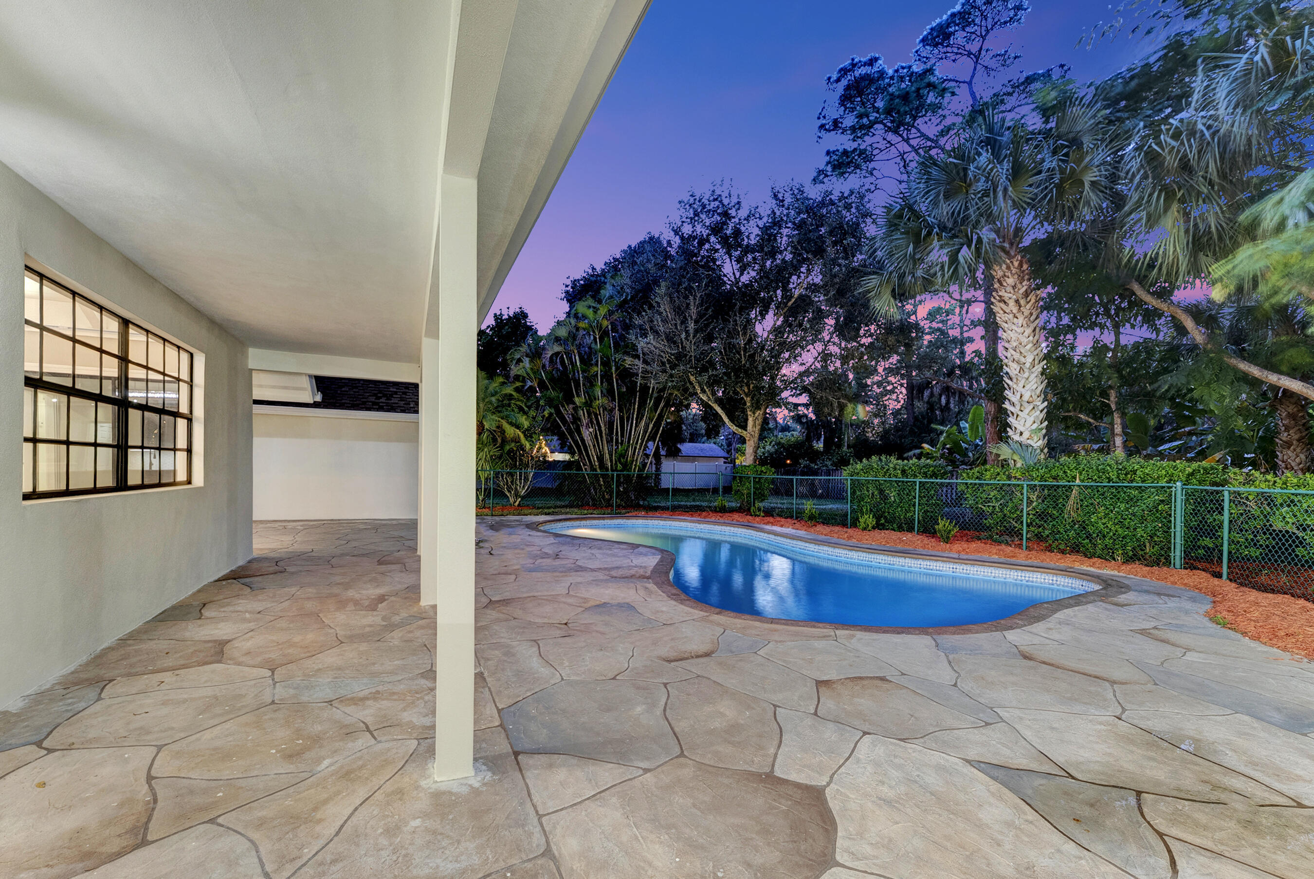 main property photo 33