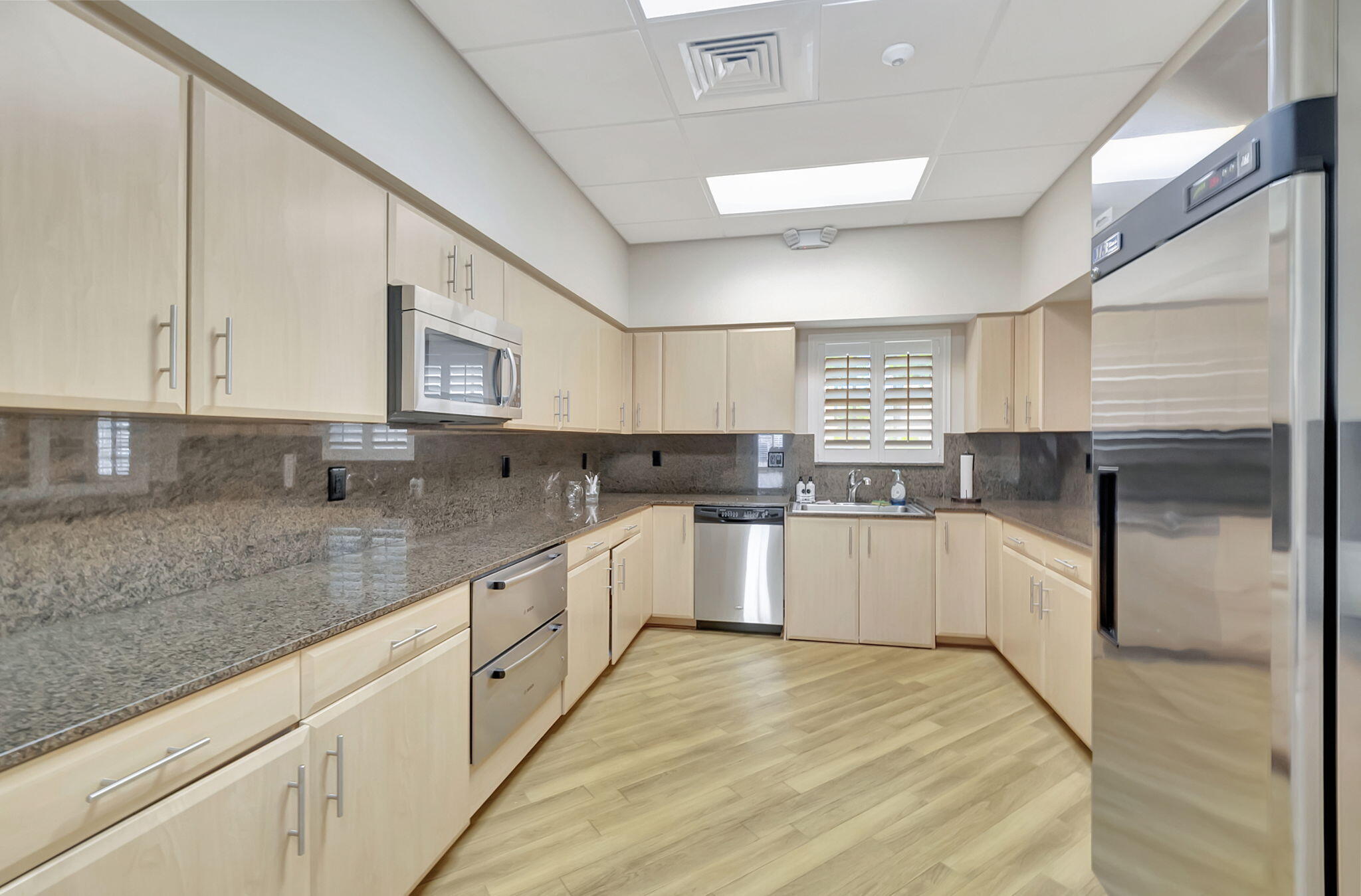 main property photo 48