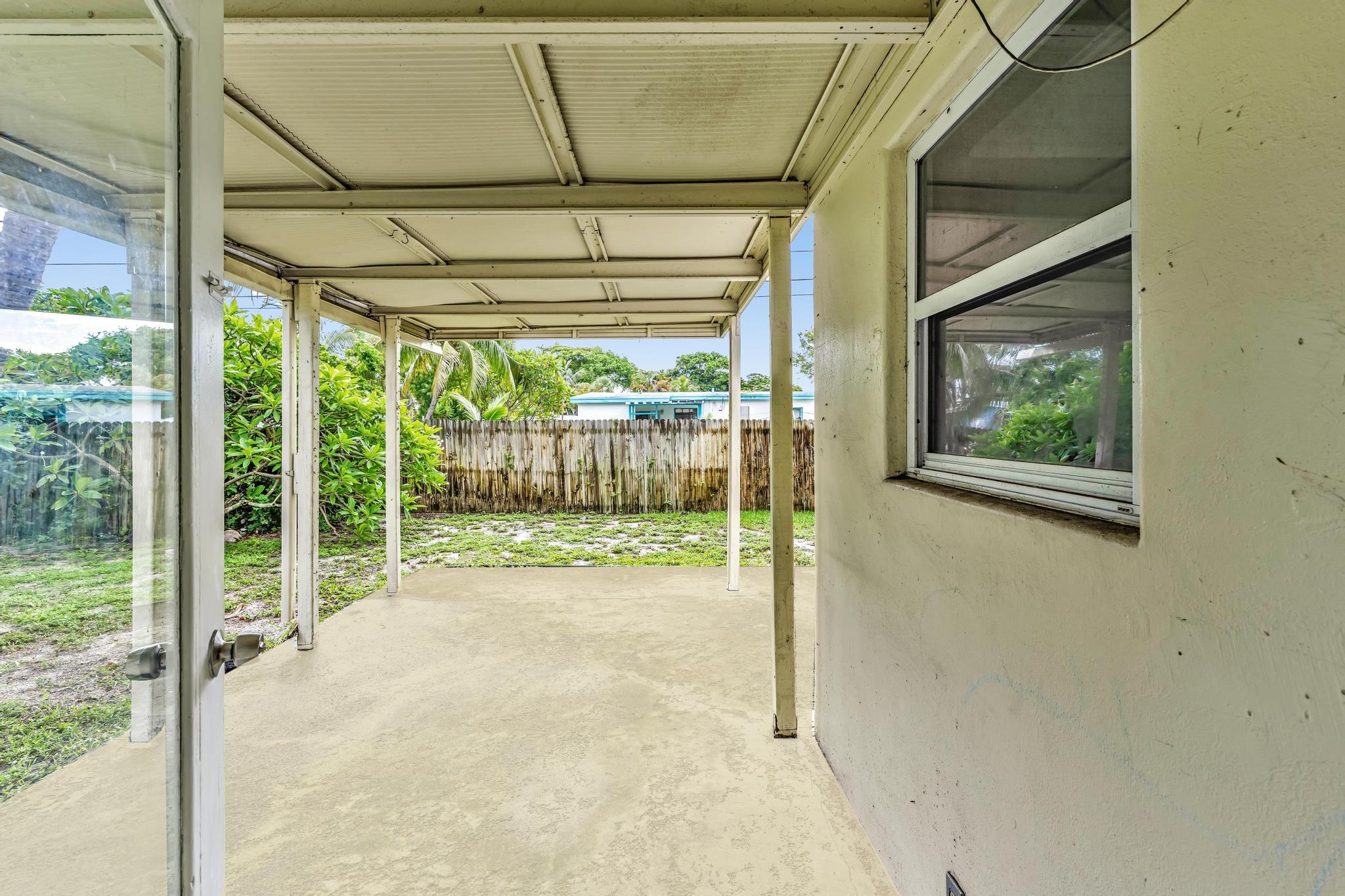 main property photo 28