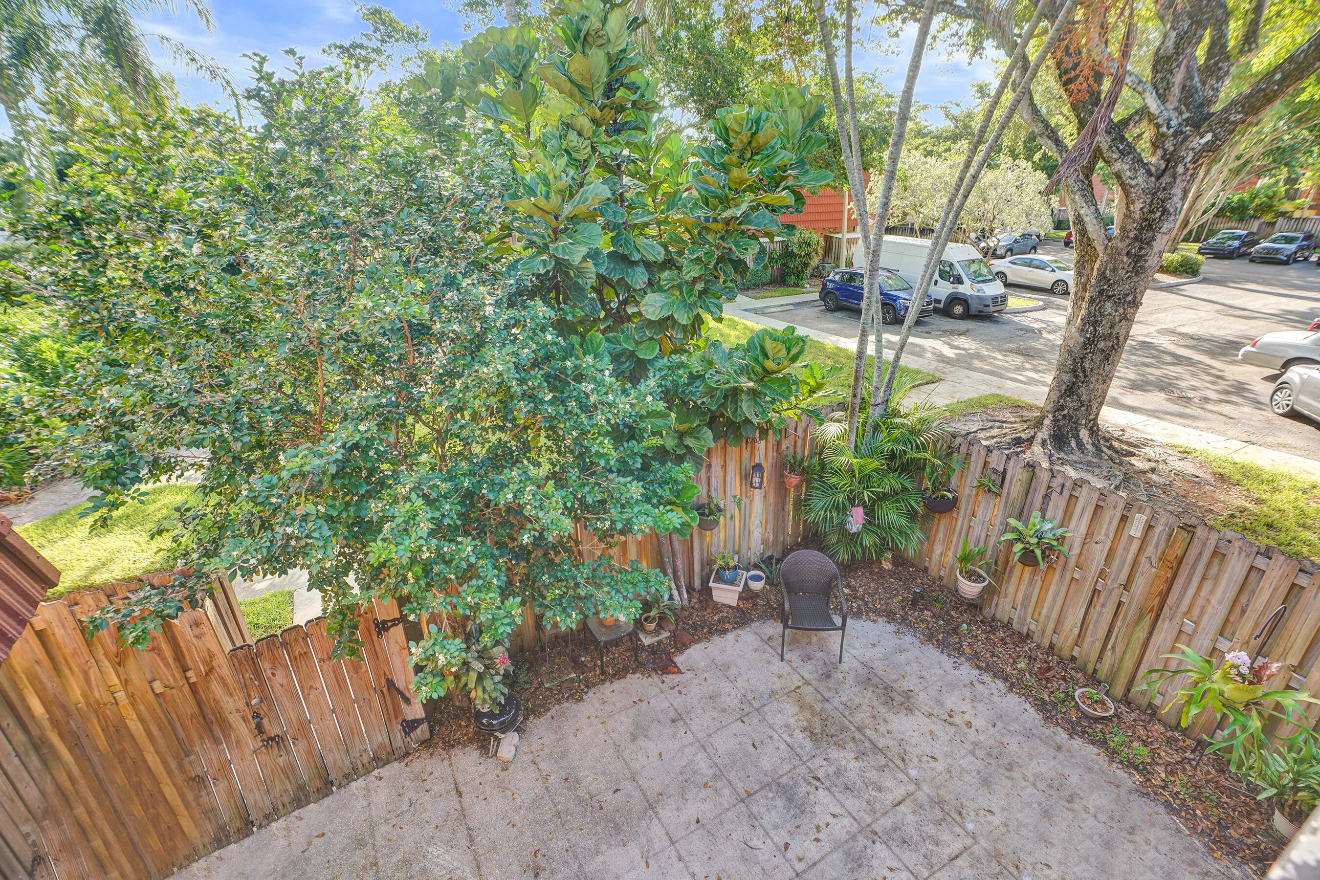 main property photo 34
