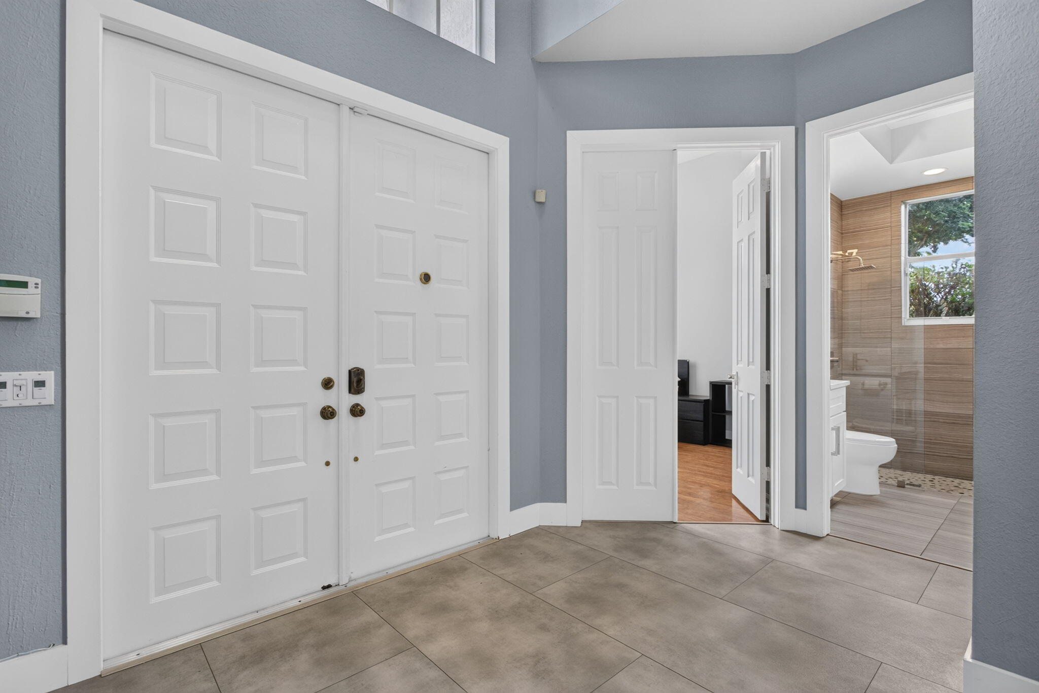 property viewer photo 3