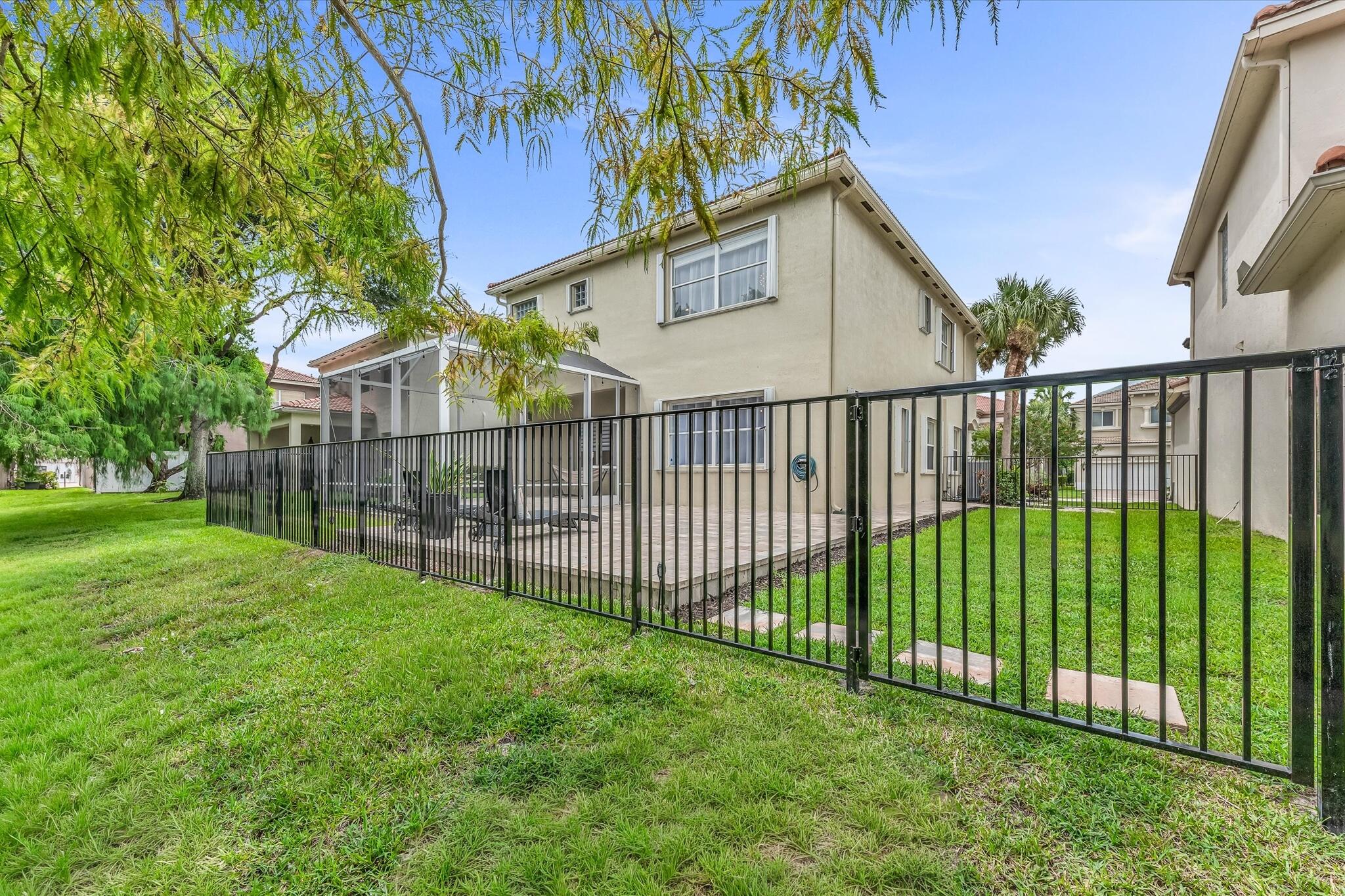 main property photo 10