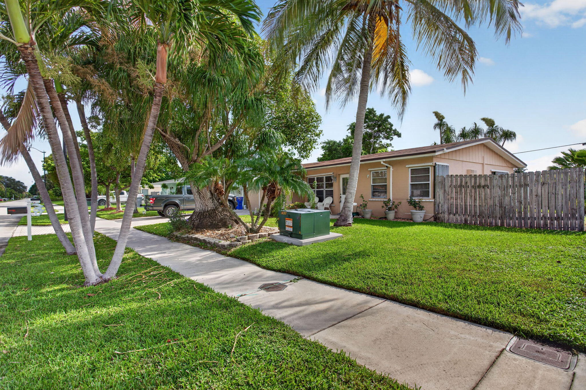 main property photo 28