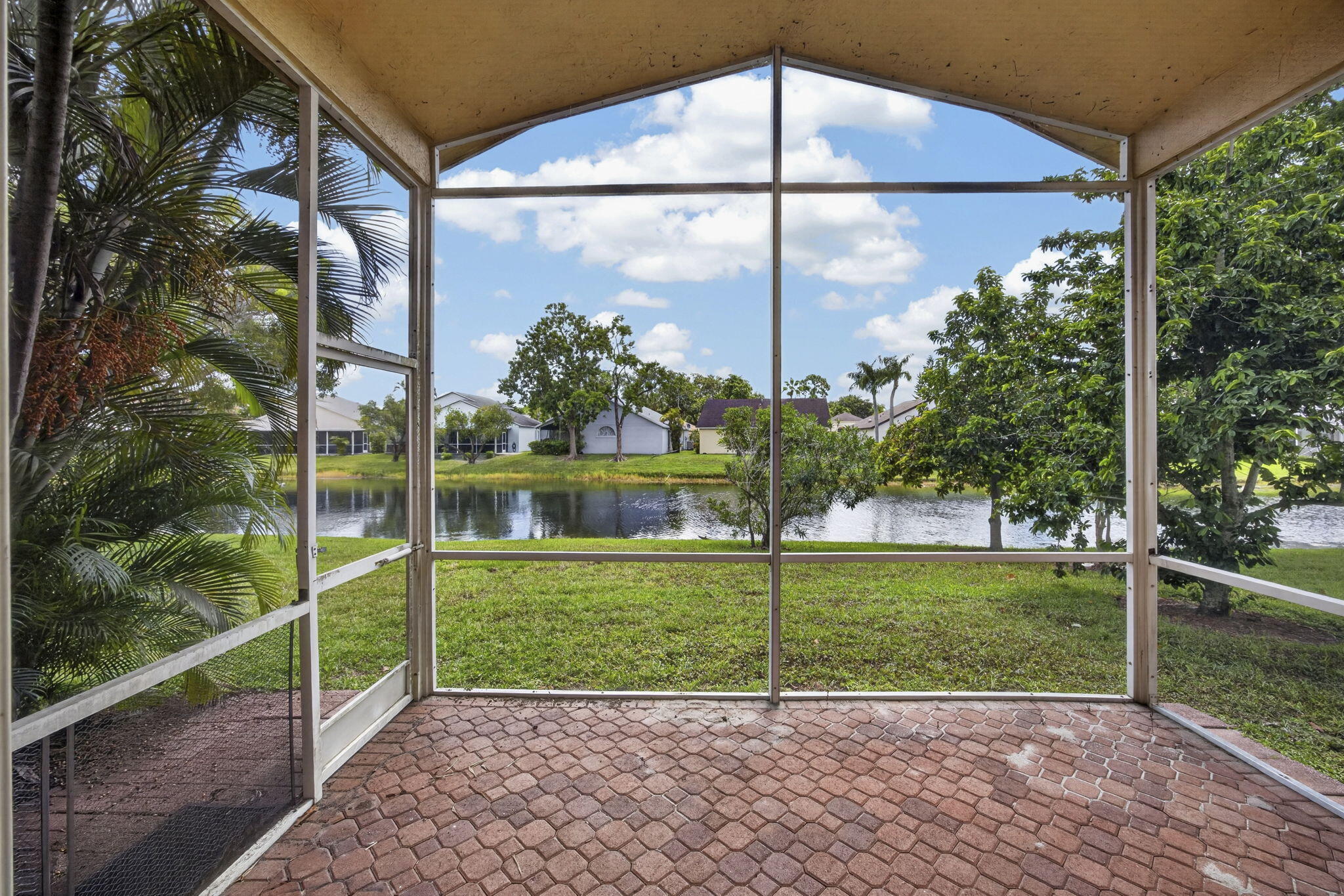 main property photo 33