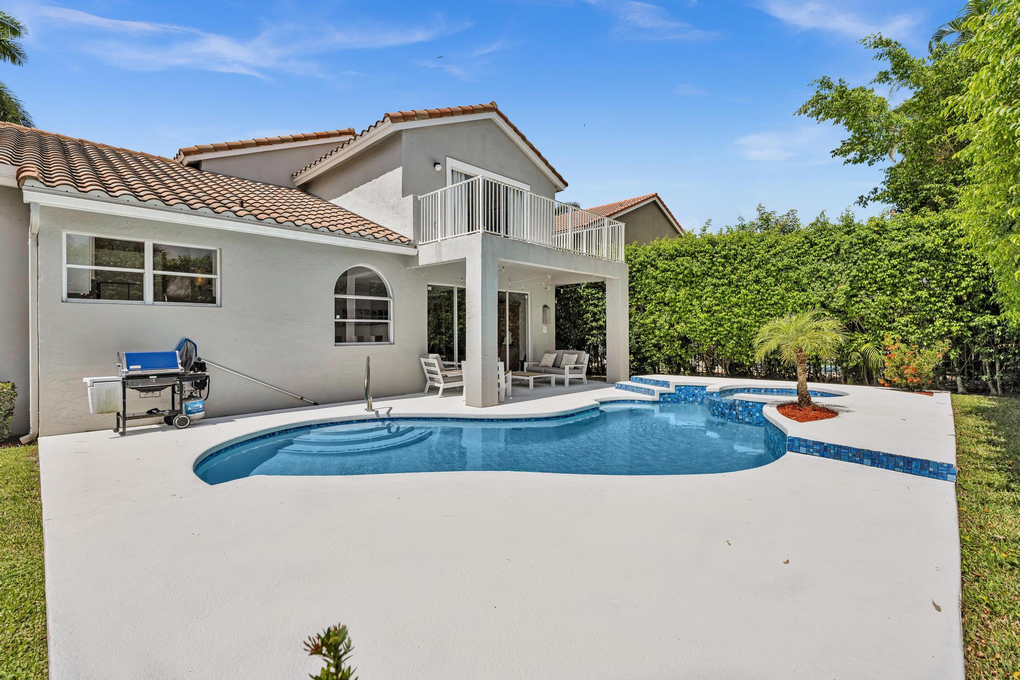 main property photo 11