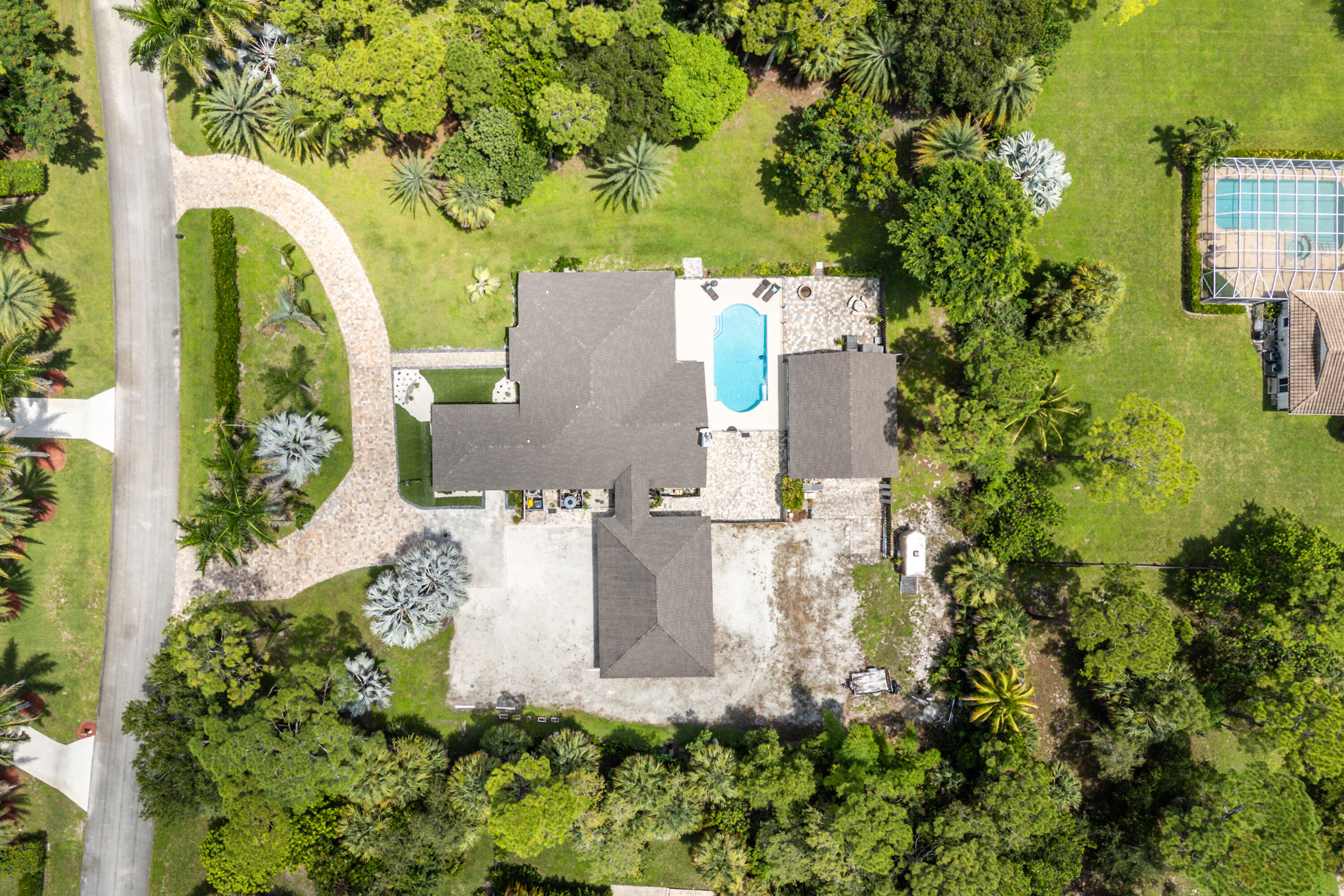 main property photo 34