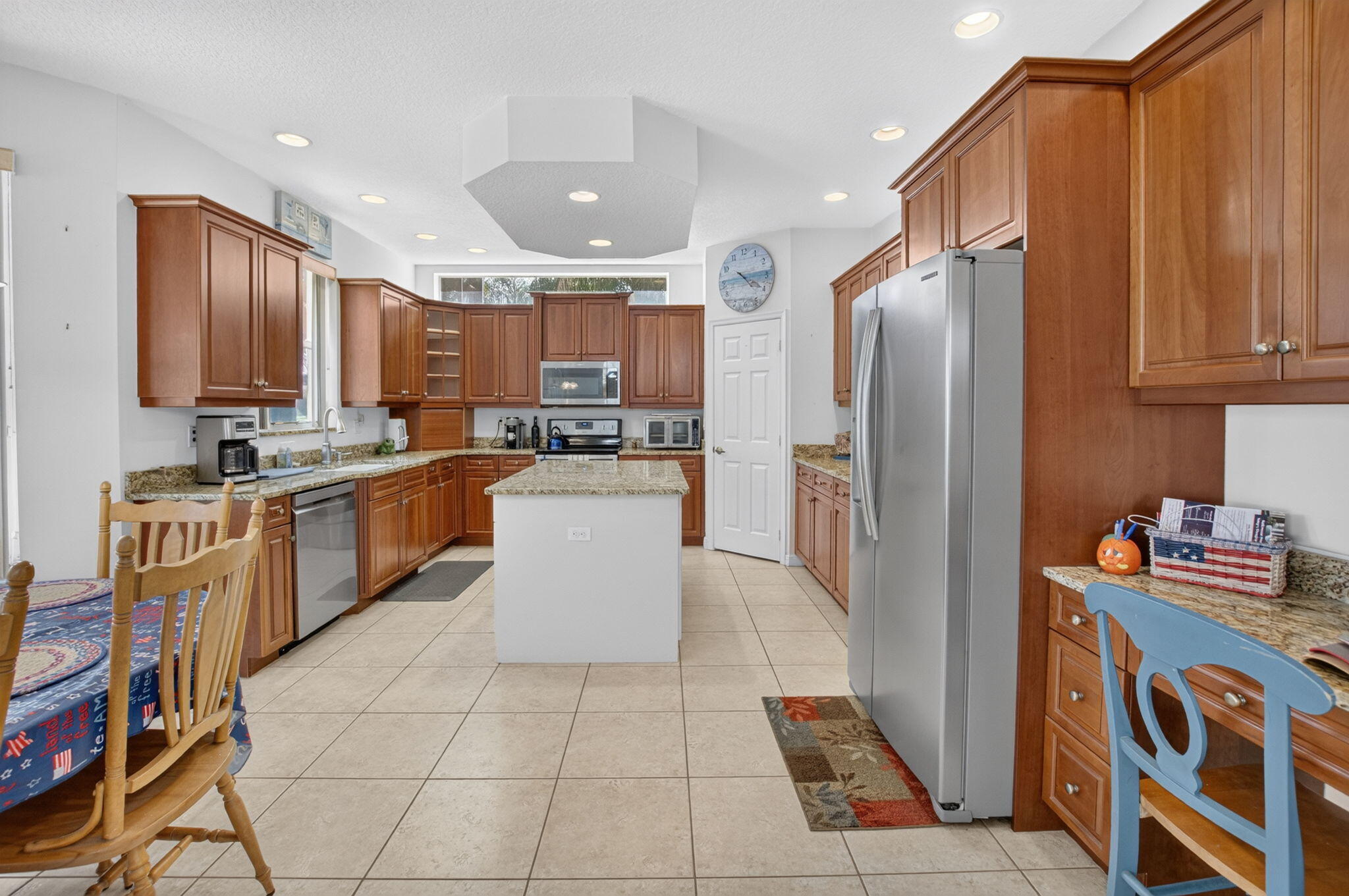 main property photo 9