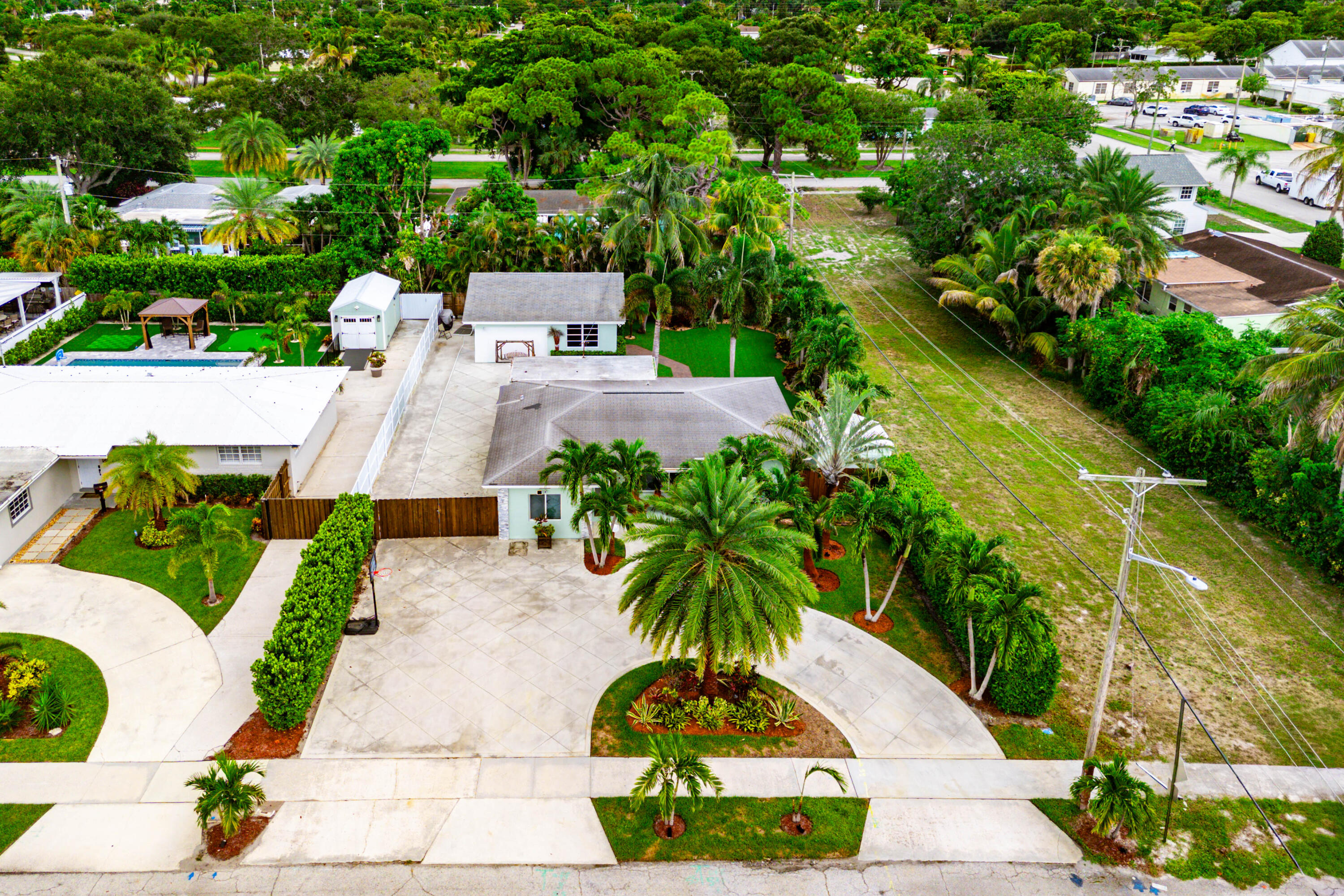 main property photo 43