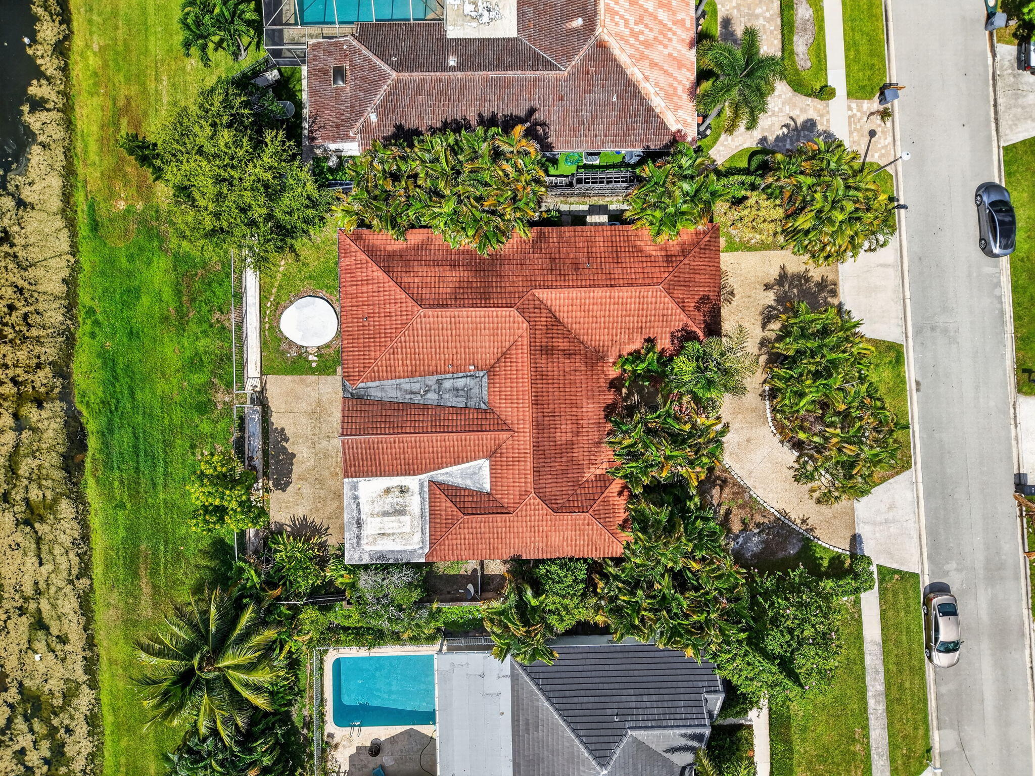 main property photo 33