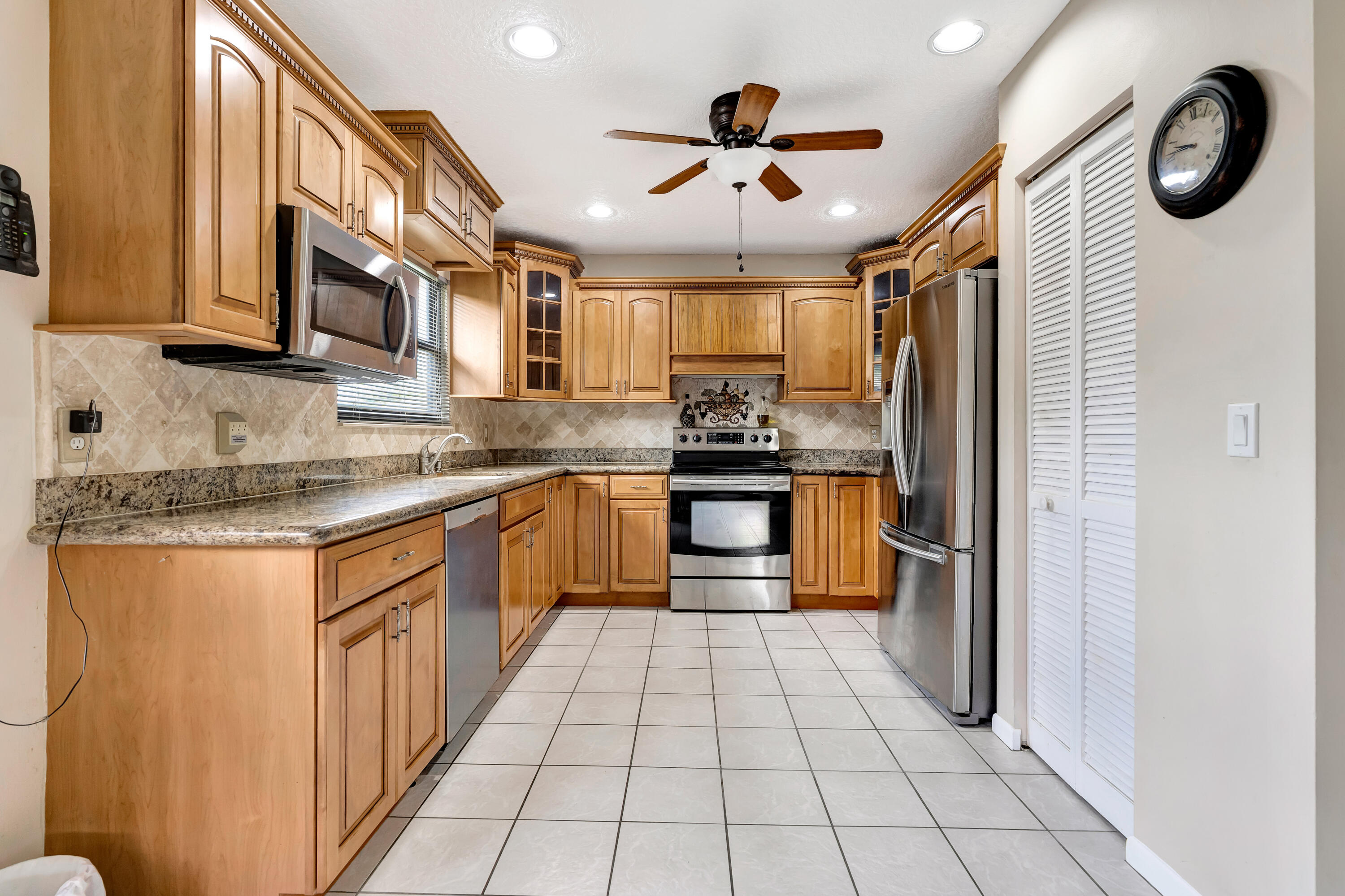 main property photo 19