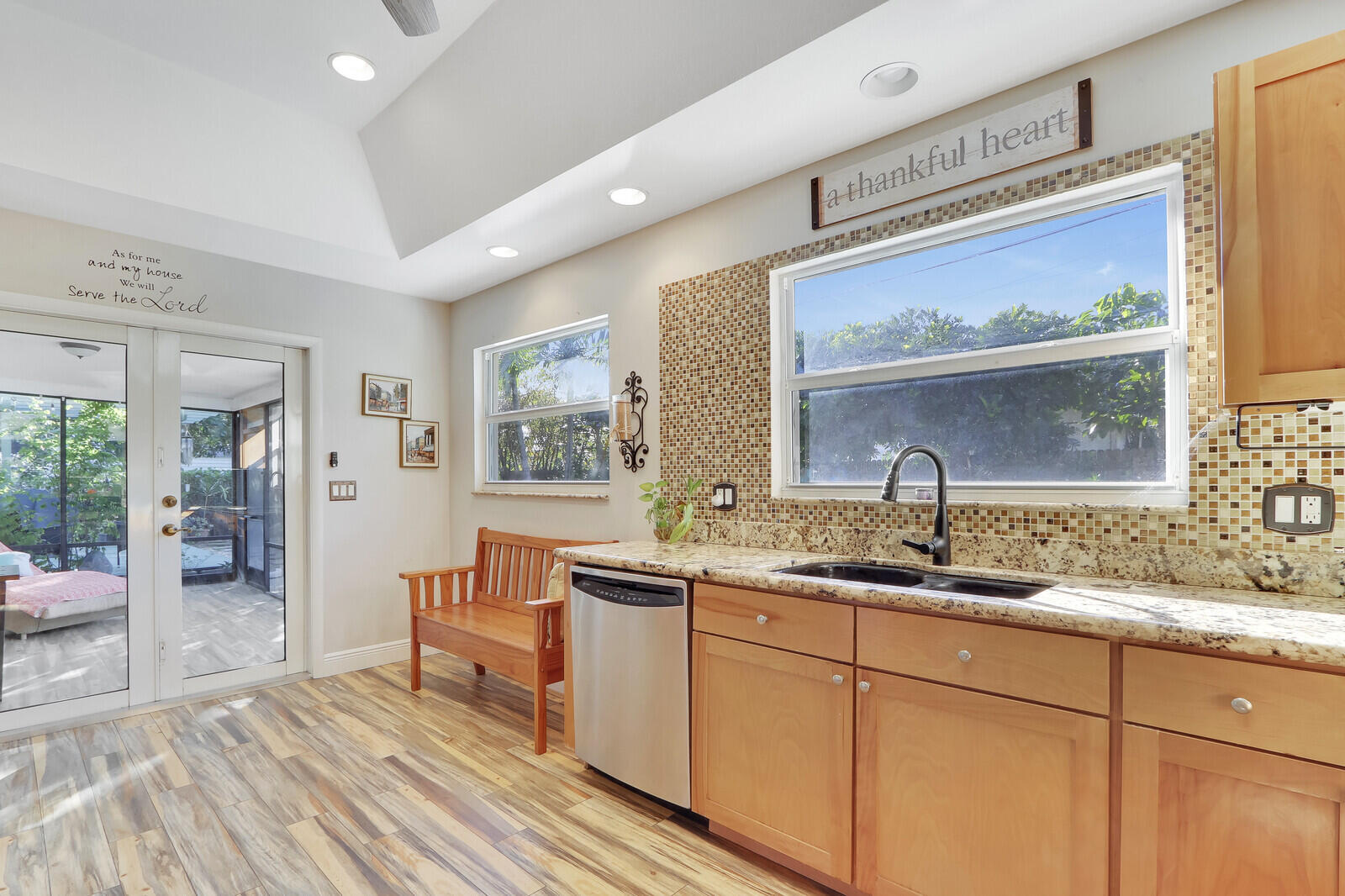 property viewer photo 13