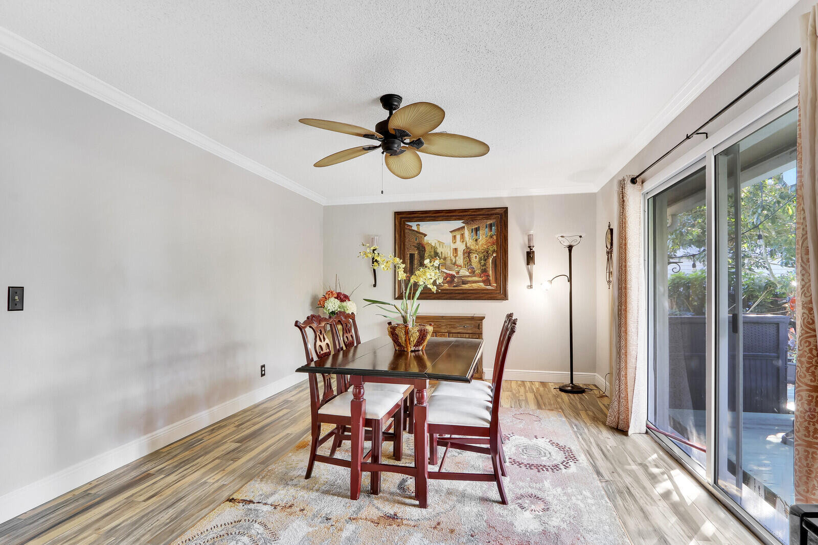 property viewer photo 15