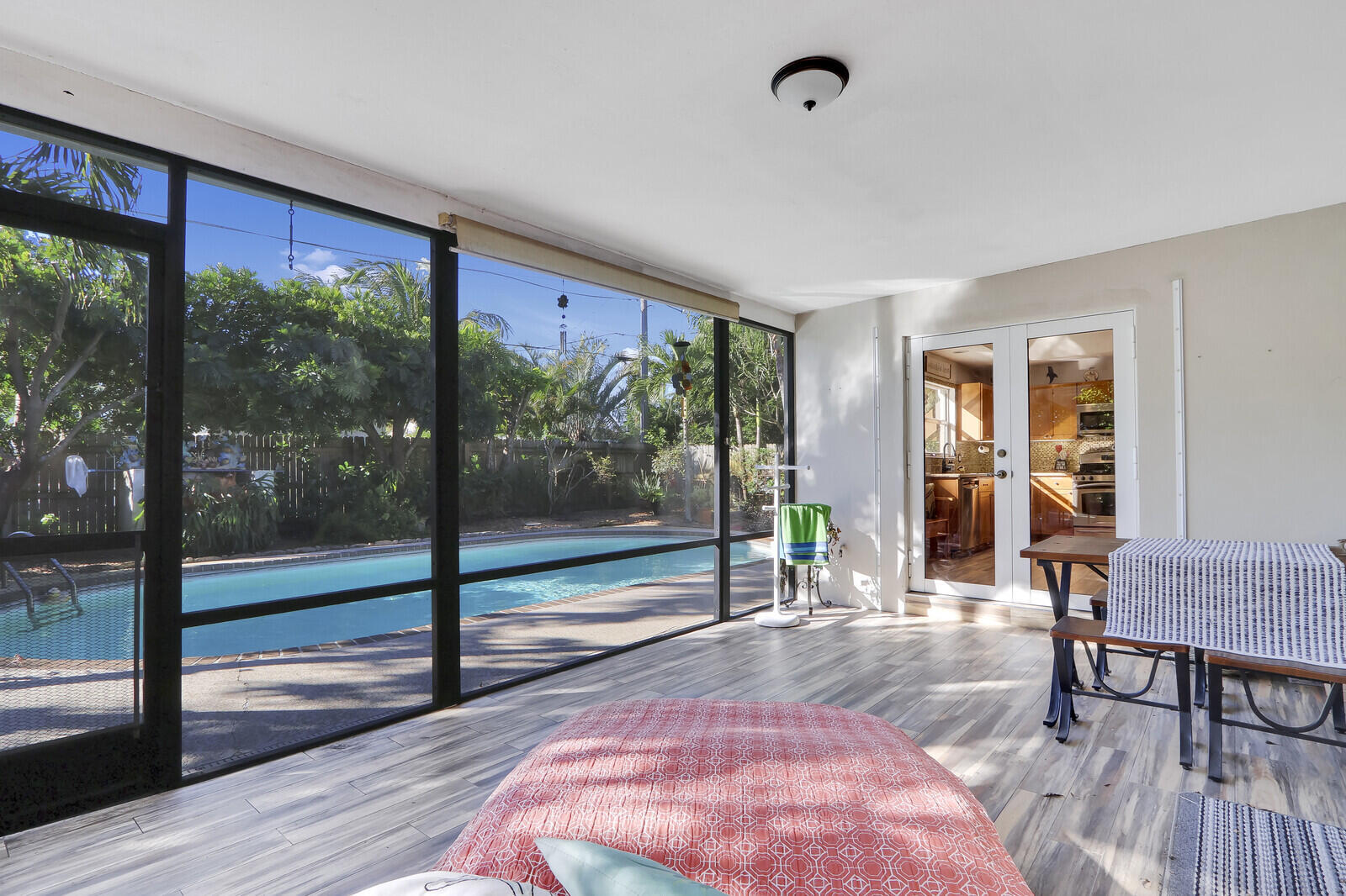 property viewer photo 29