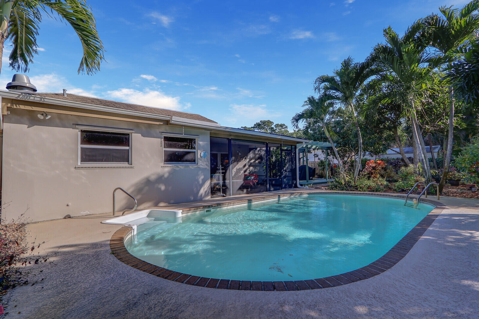 property viewer photo 32