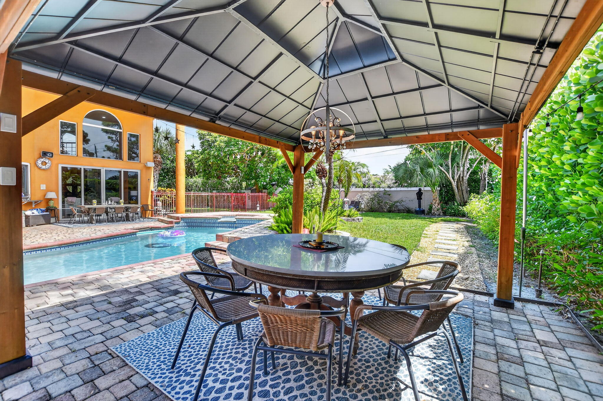 main property photo 32