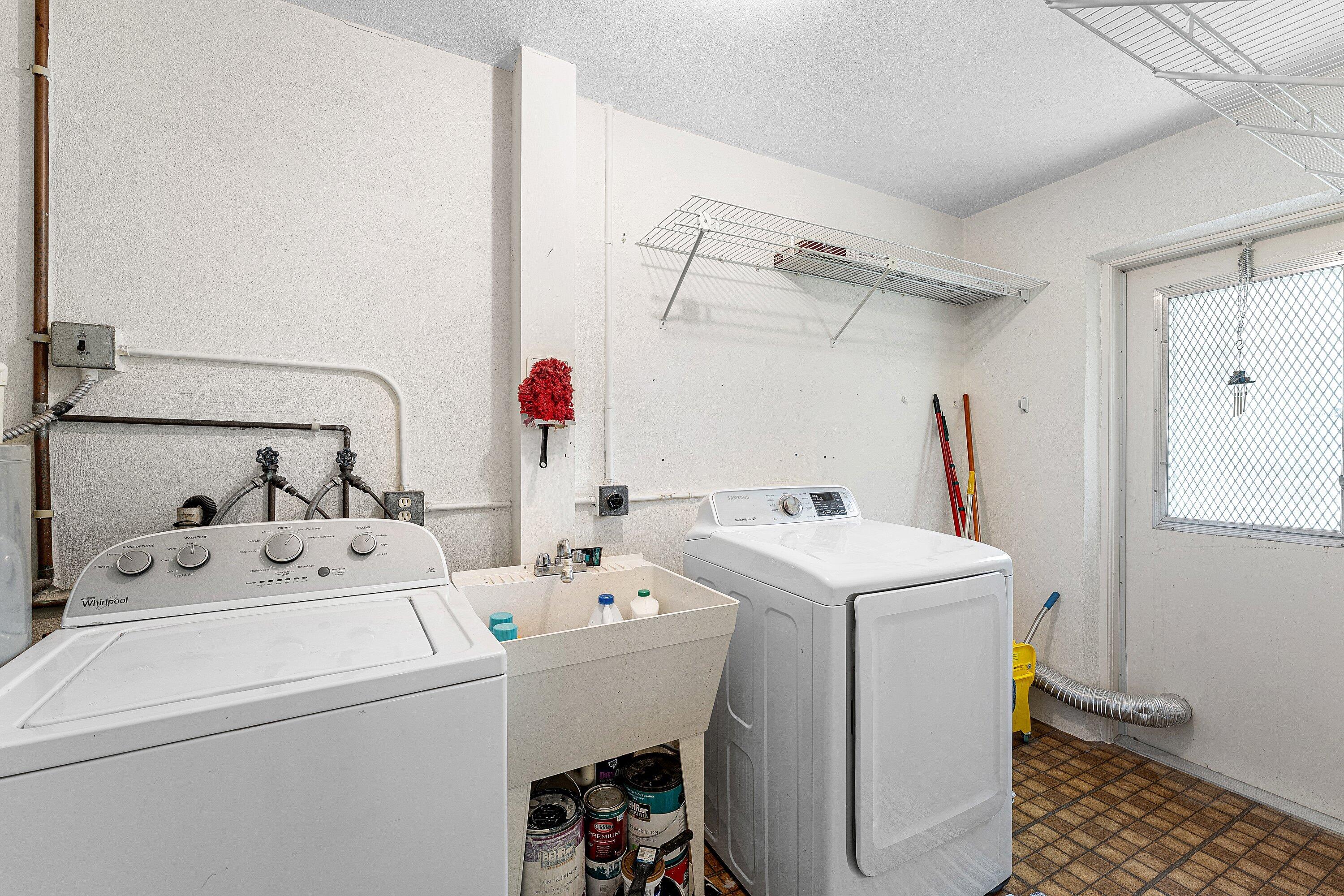 main property photo 17