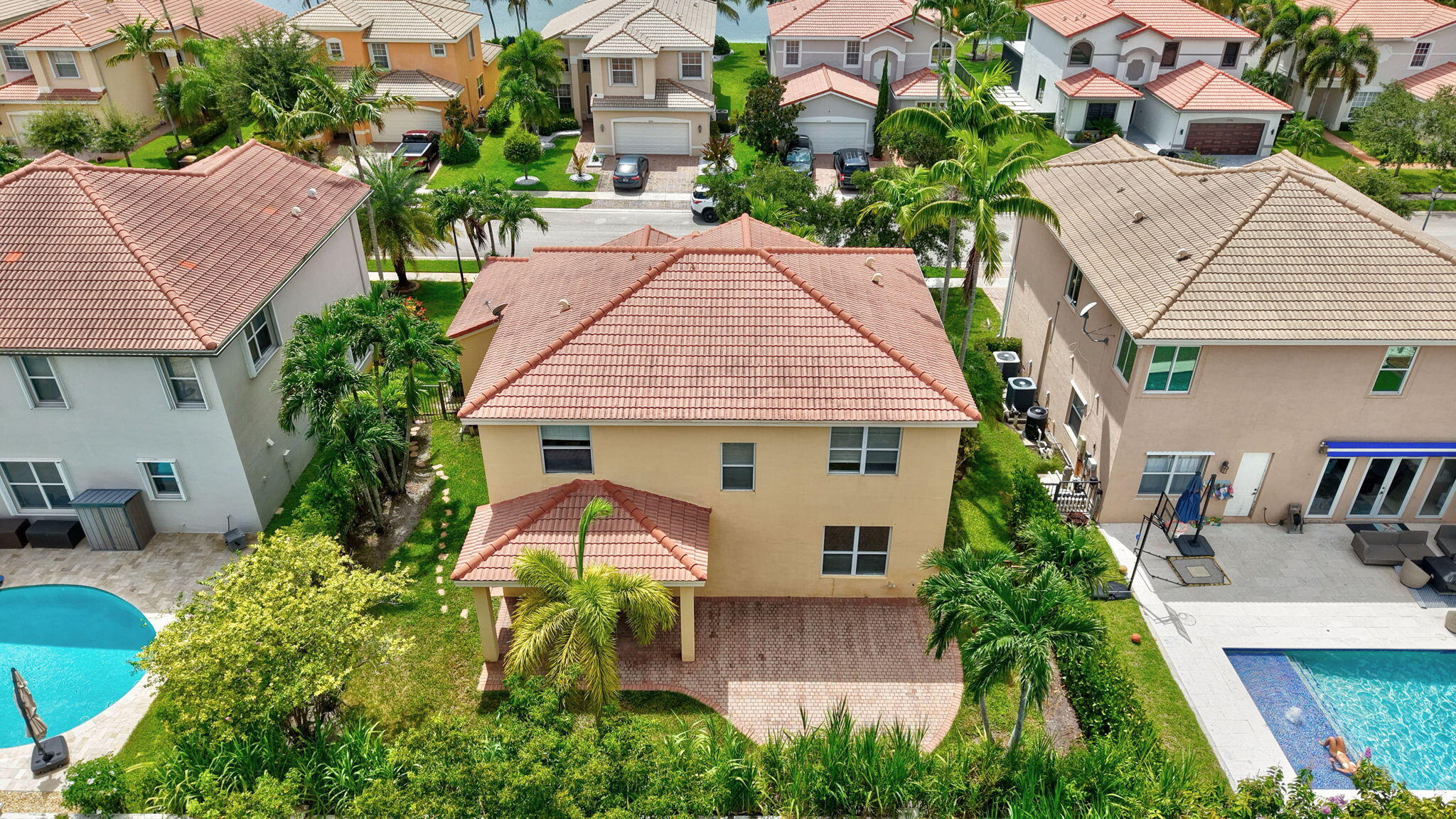 main property photo 9