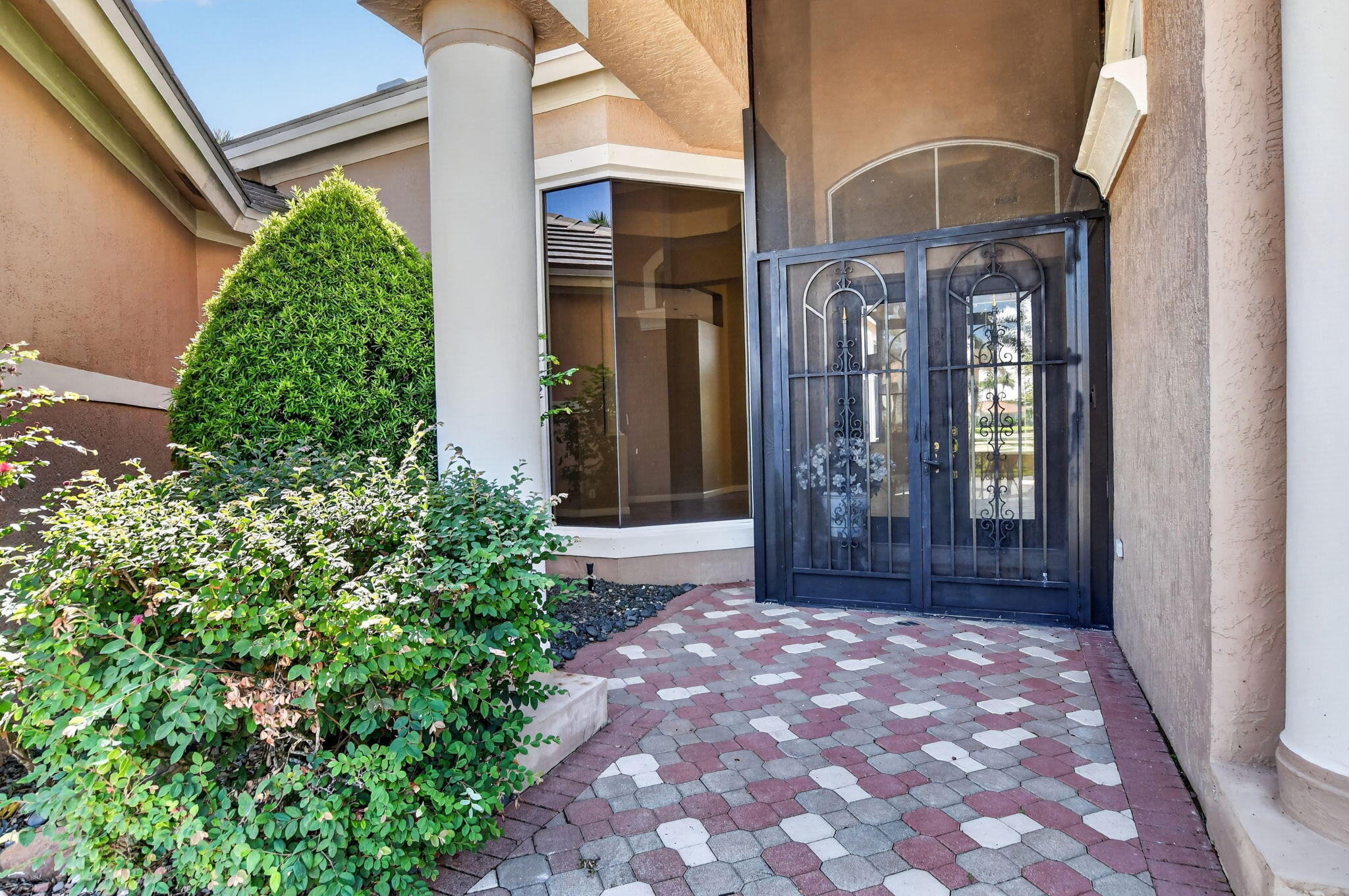 main property photo 8