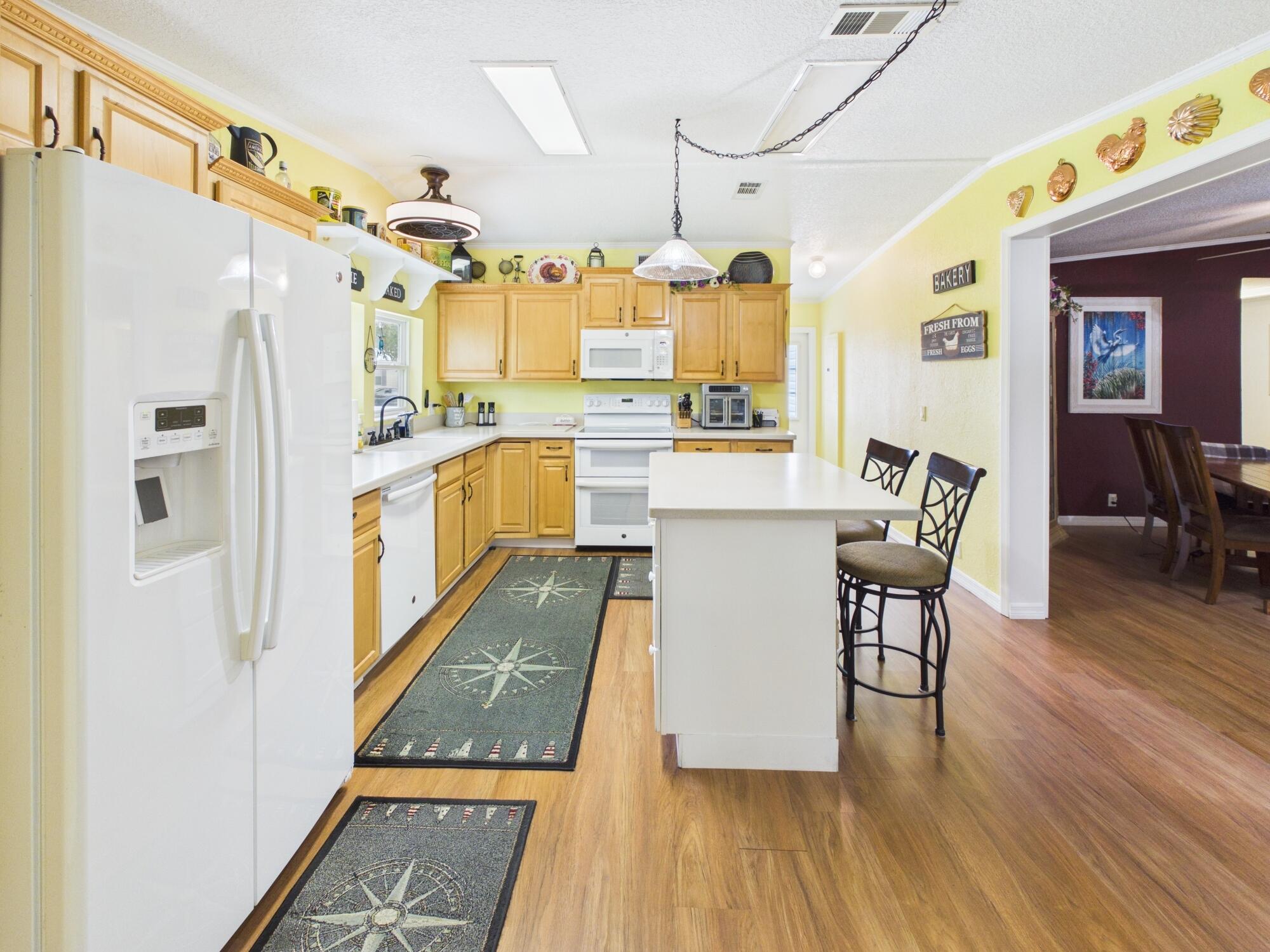 main property photo 11