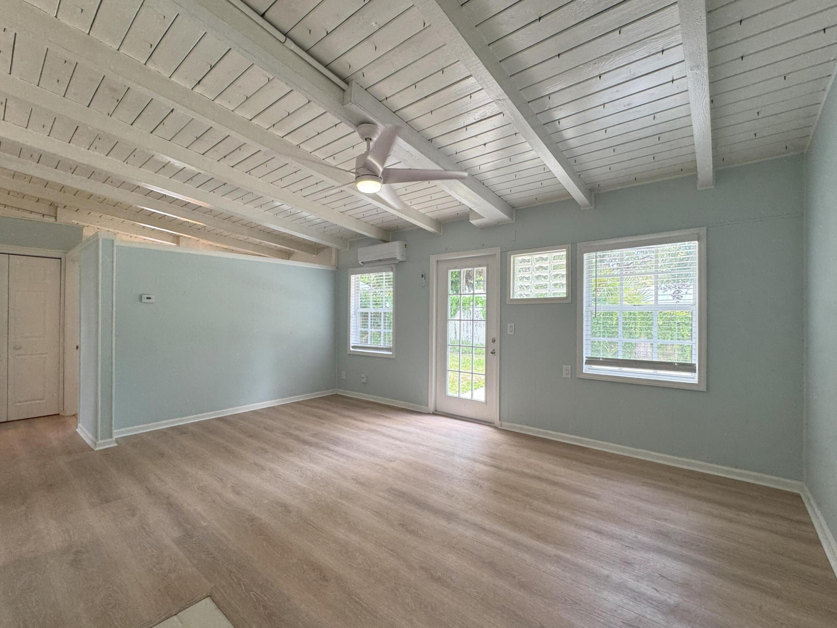 property viewer photo 1