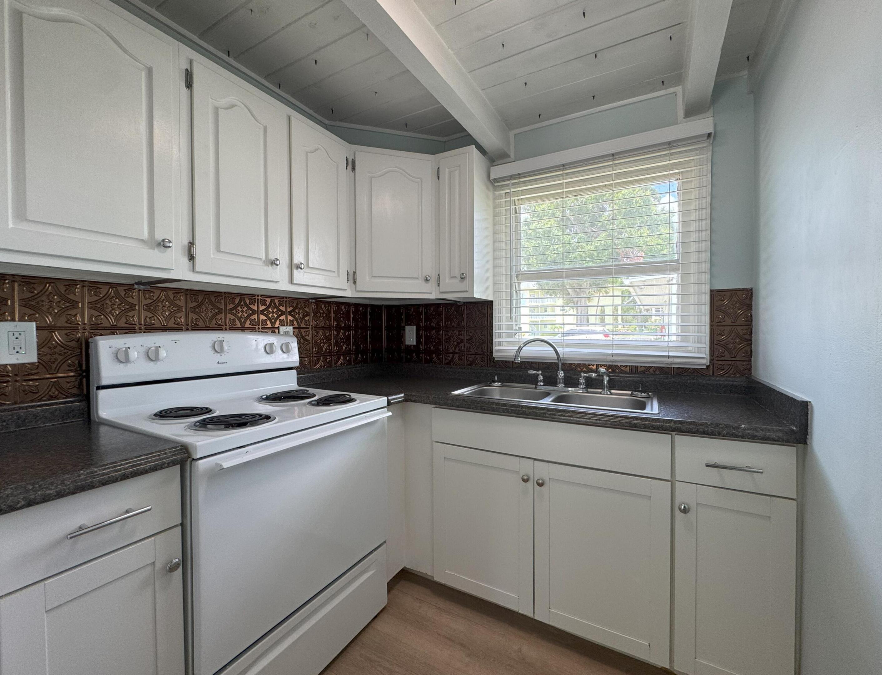 property viewer photo 12