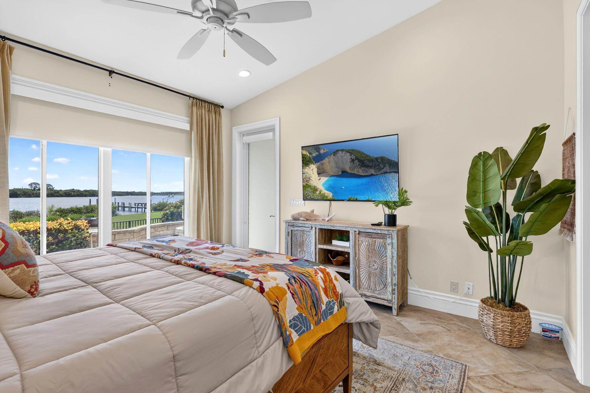 main property photo 74