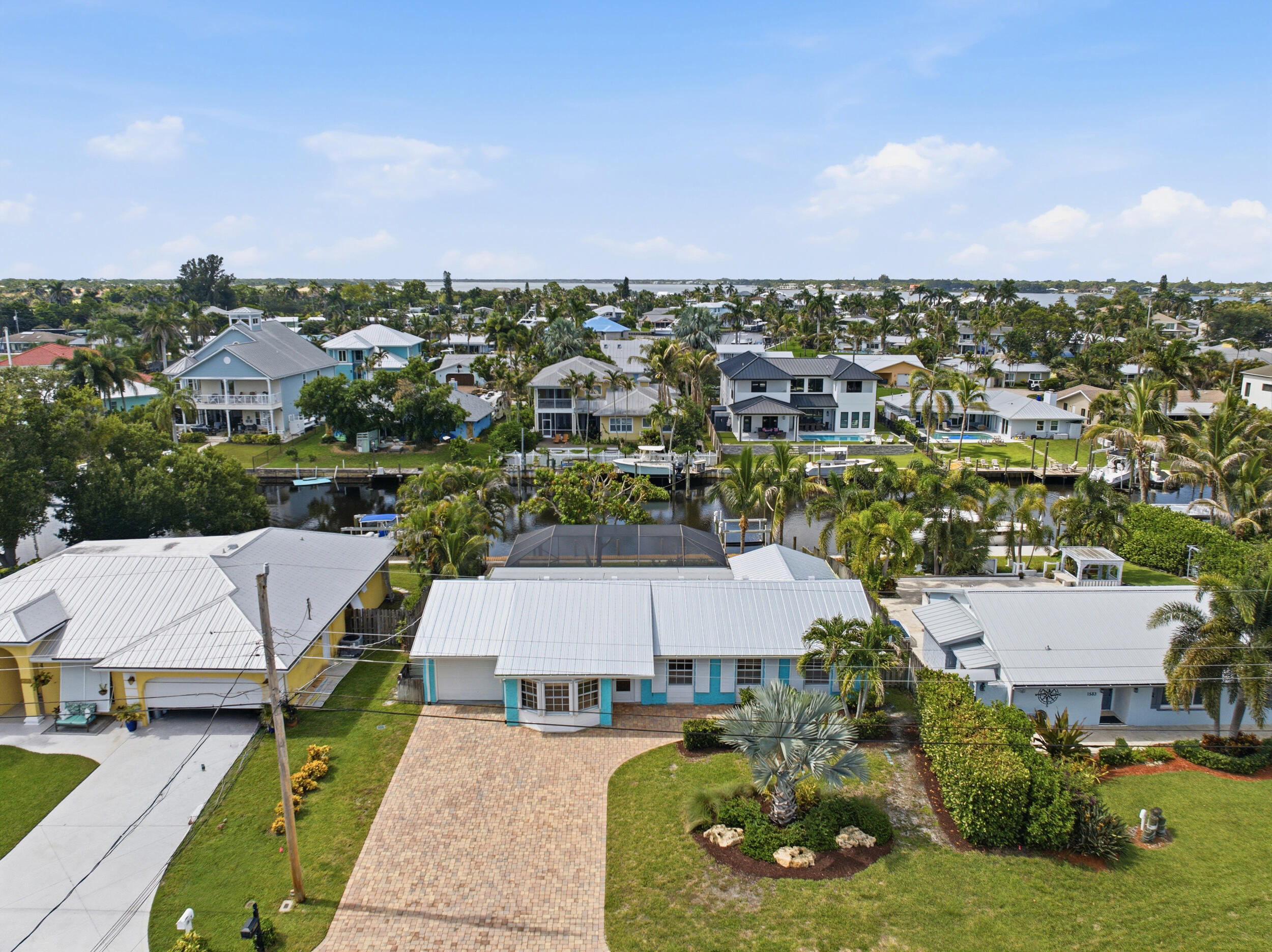 main property photo 28