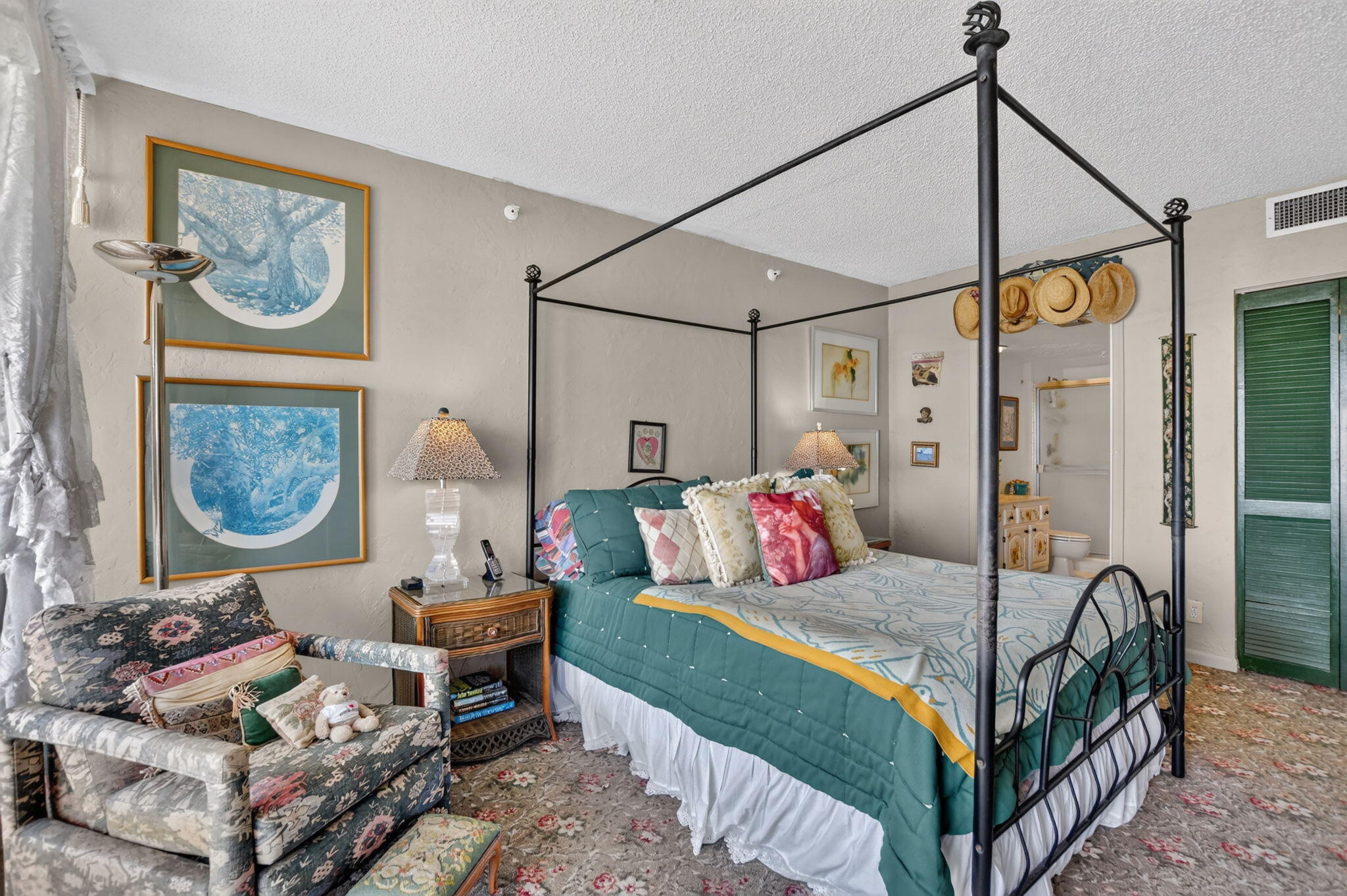 main property photo 17