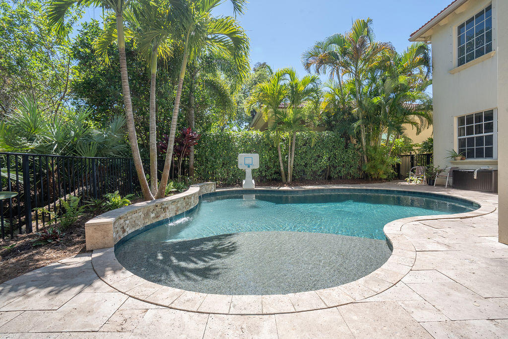 main property photo 10