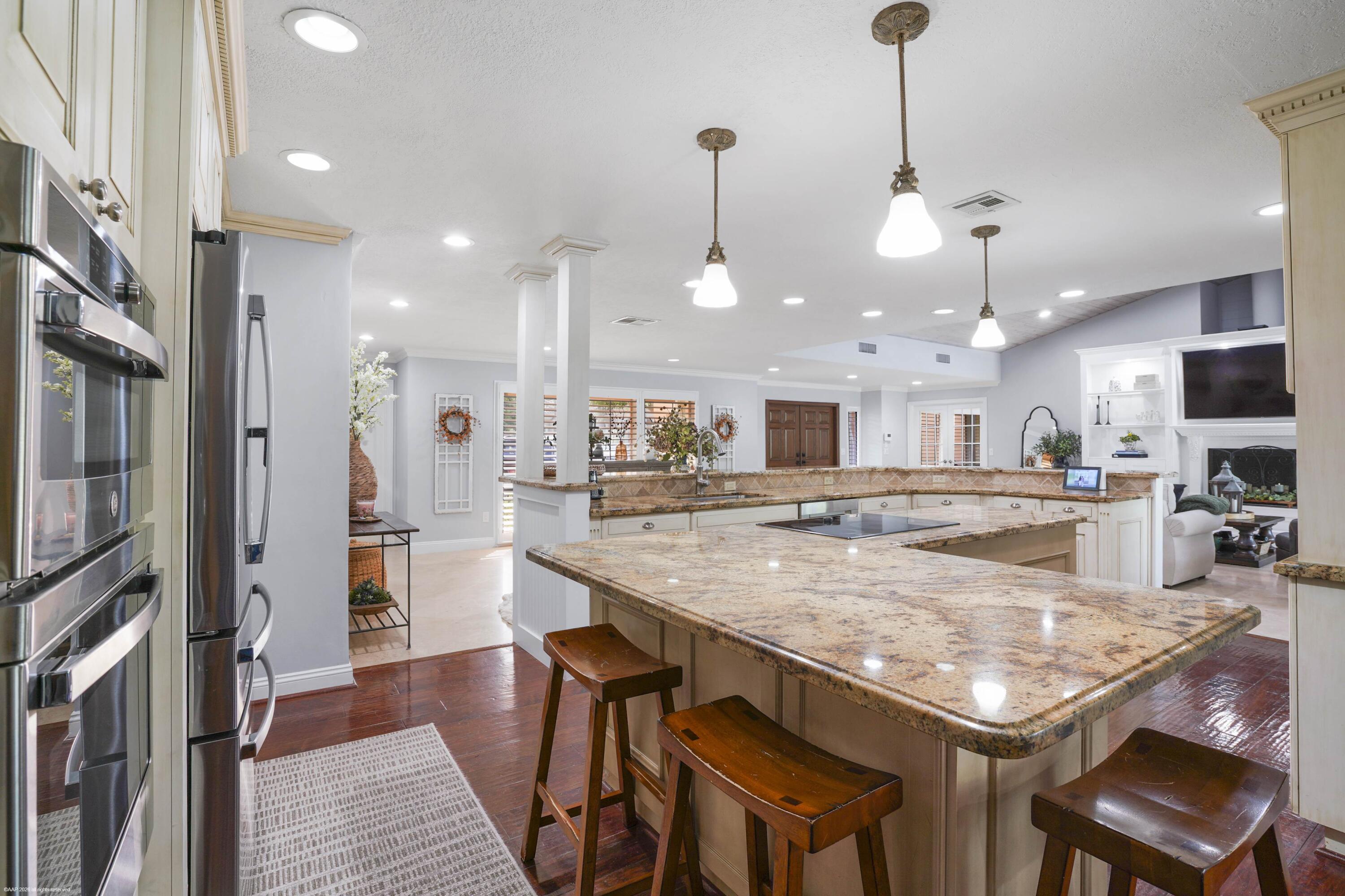 main property photo 14