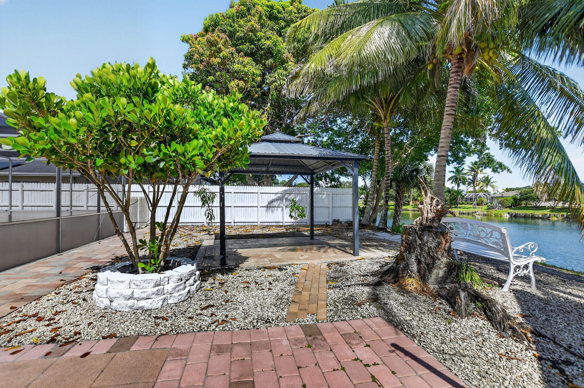 main property photo 78