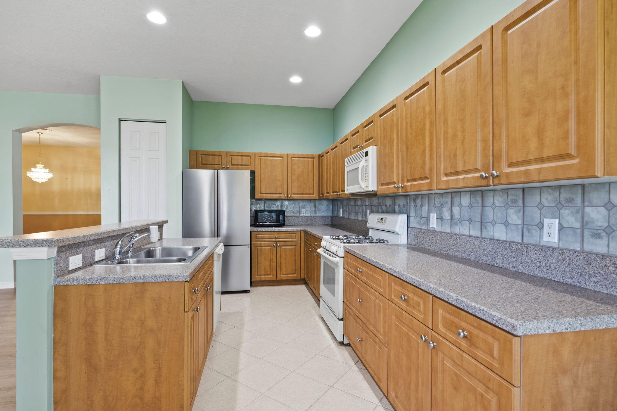 main property photo 24