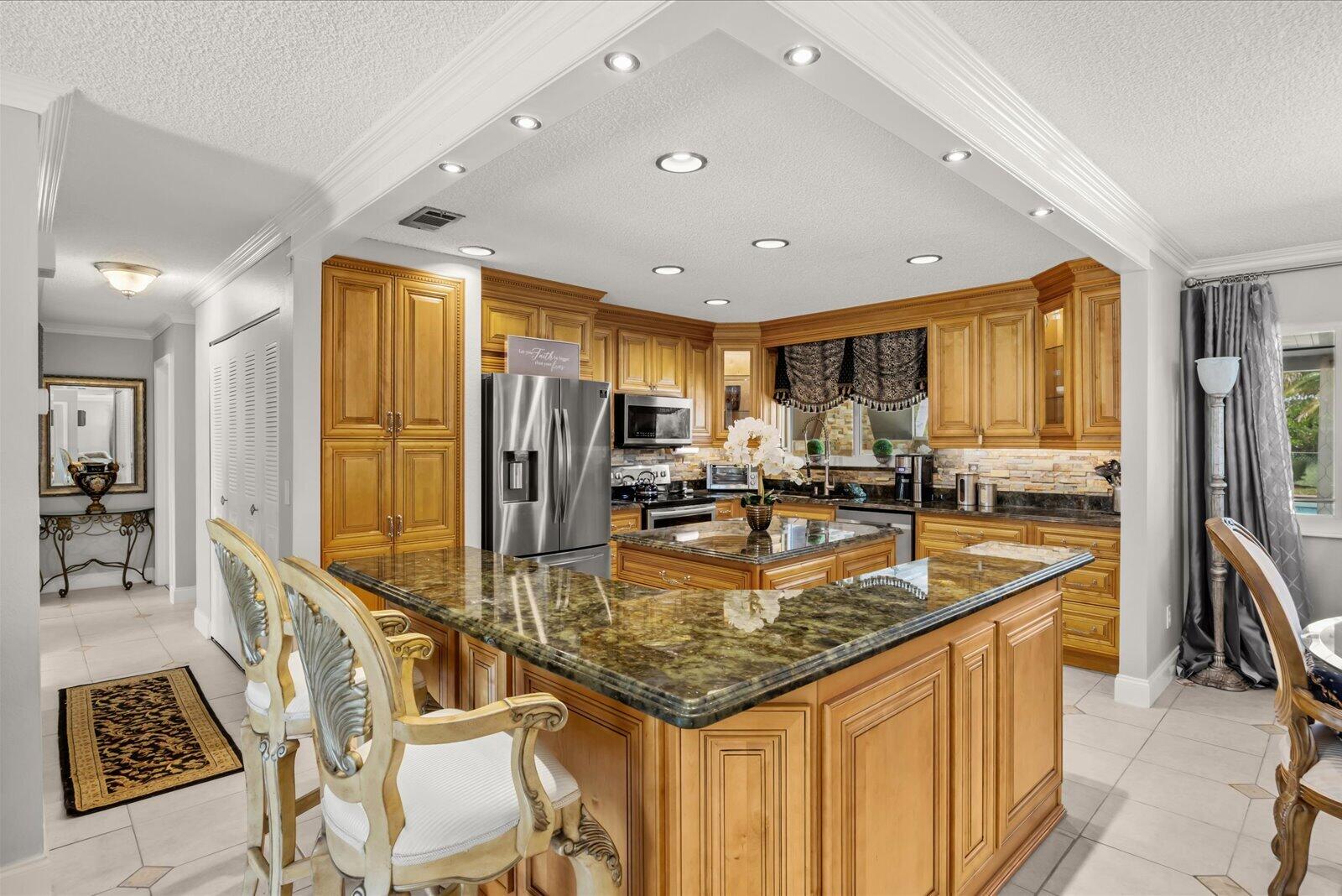 main property photo 11