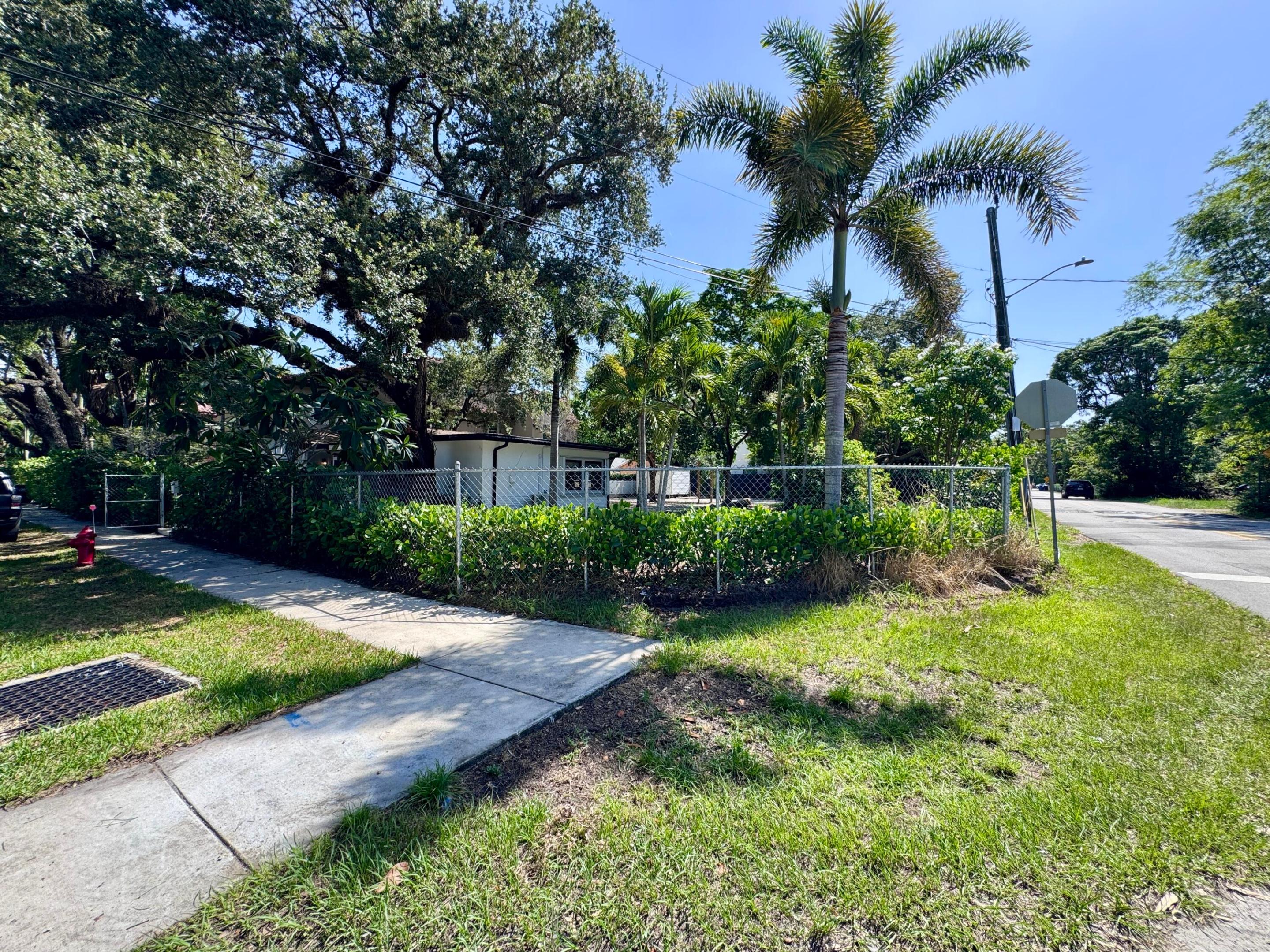 main property photo 40