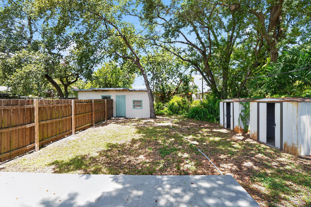 main property photo 16