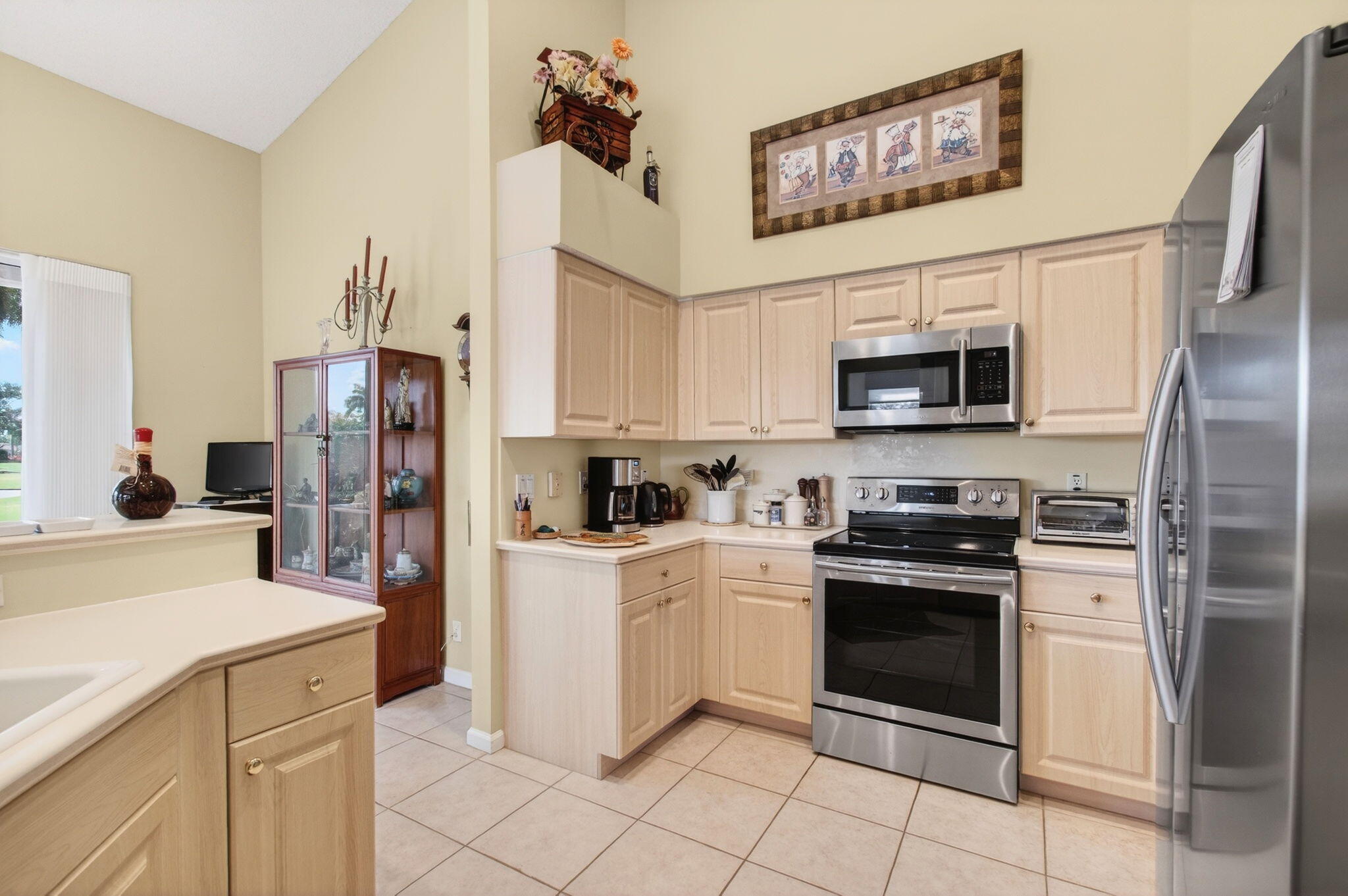 main property photo 17