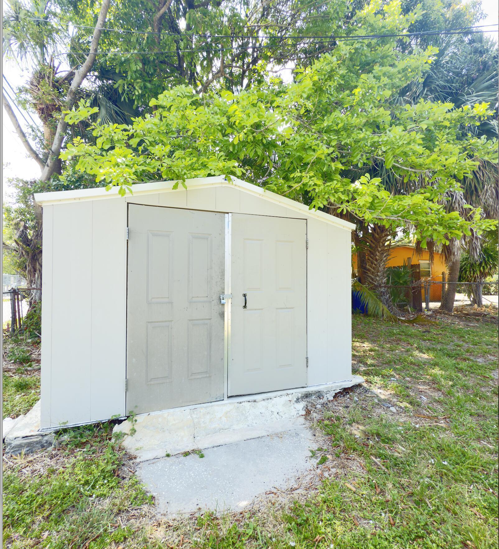 main property photo 8
