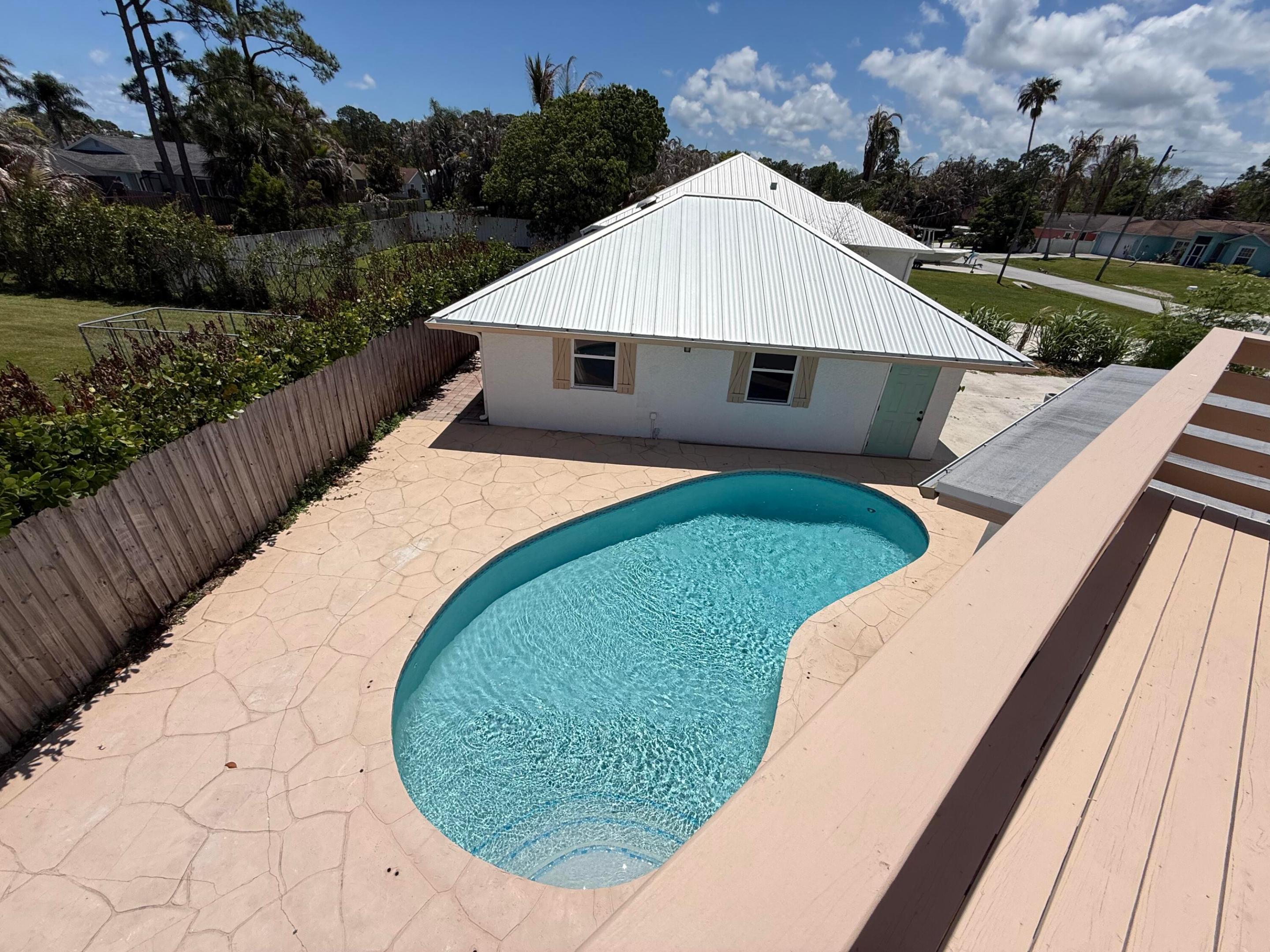 main property photo 23