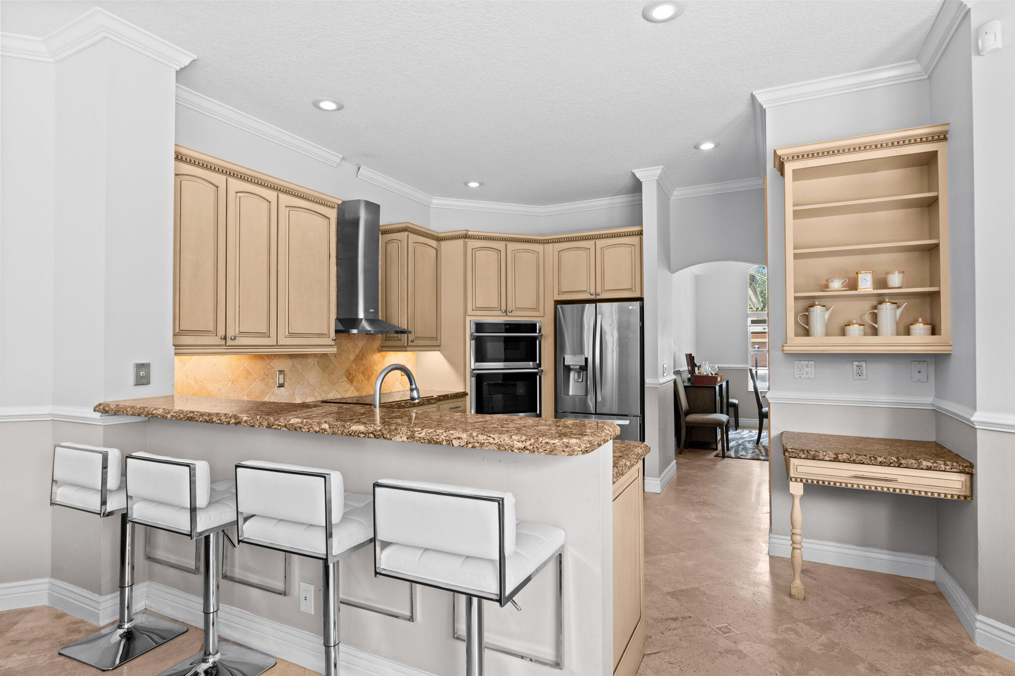 main property photo 17