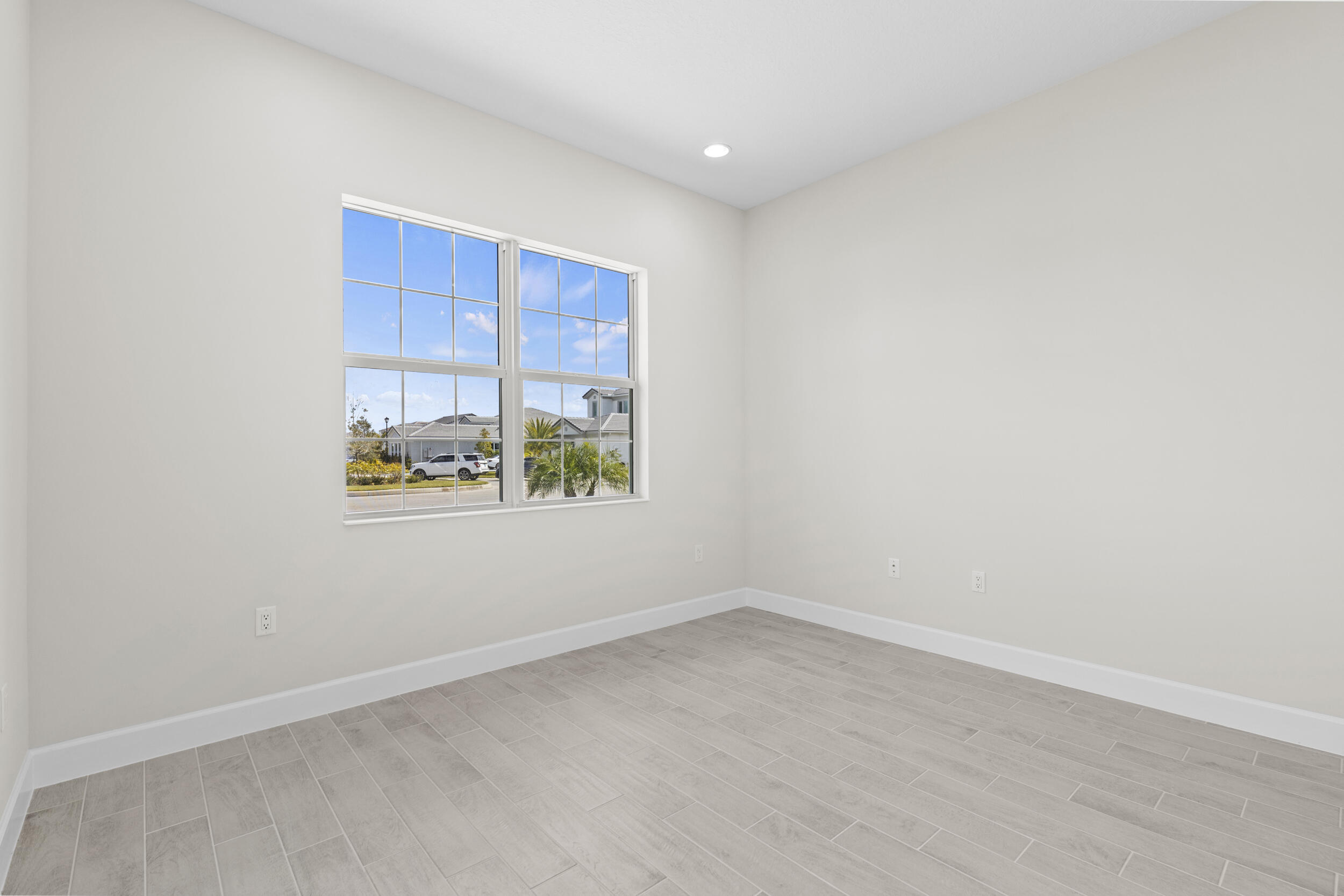 main property photo 76